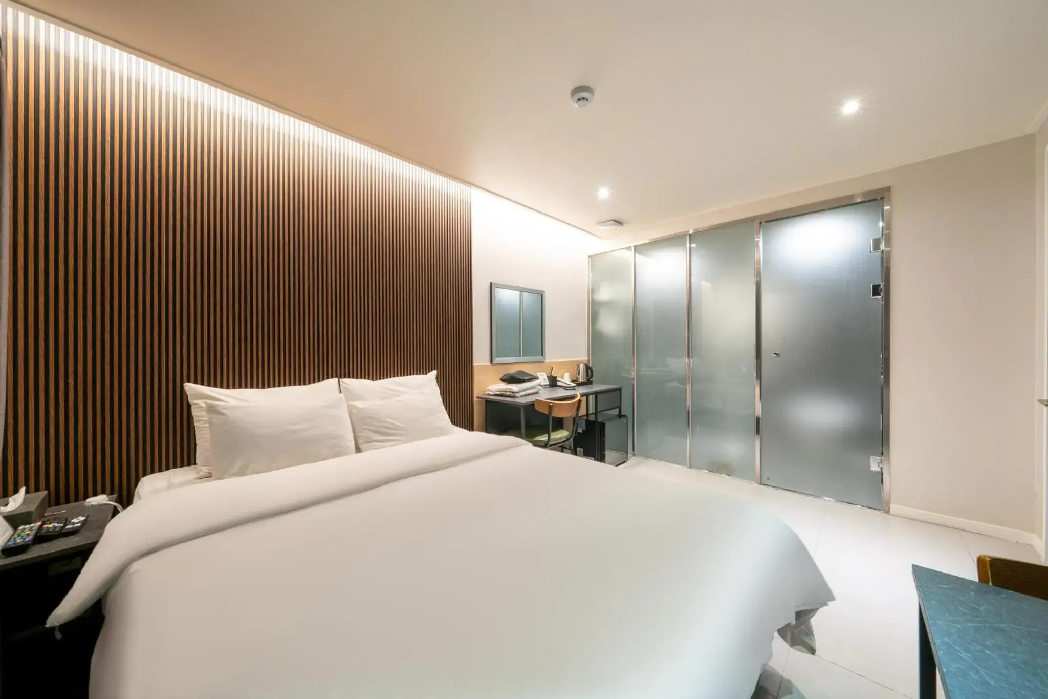 Bed in Mnlucky Hotel Bed in Mnlucky Hotel