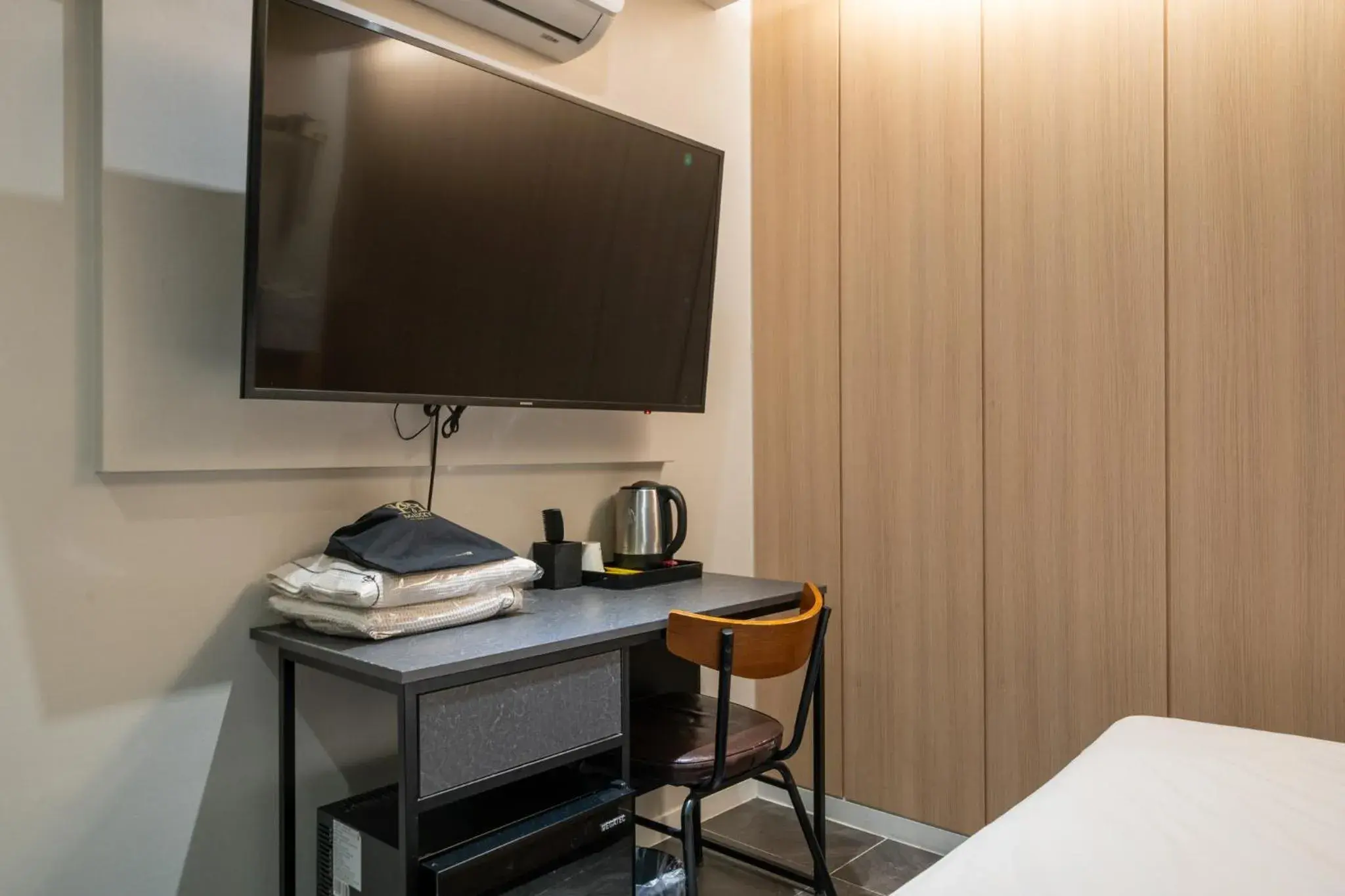 Bed in Mnlucky Hotel Bed in Mnlucky Hotel