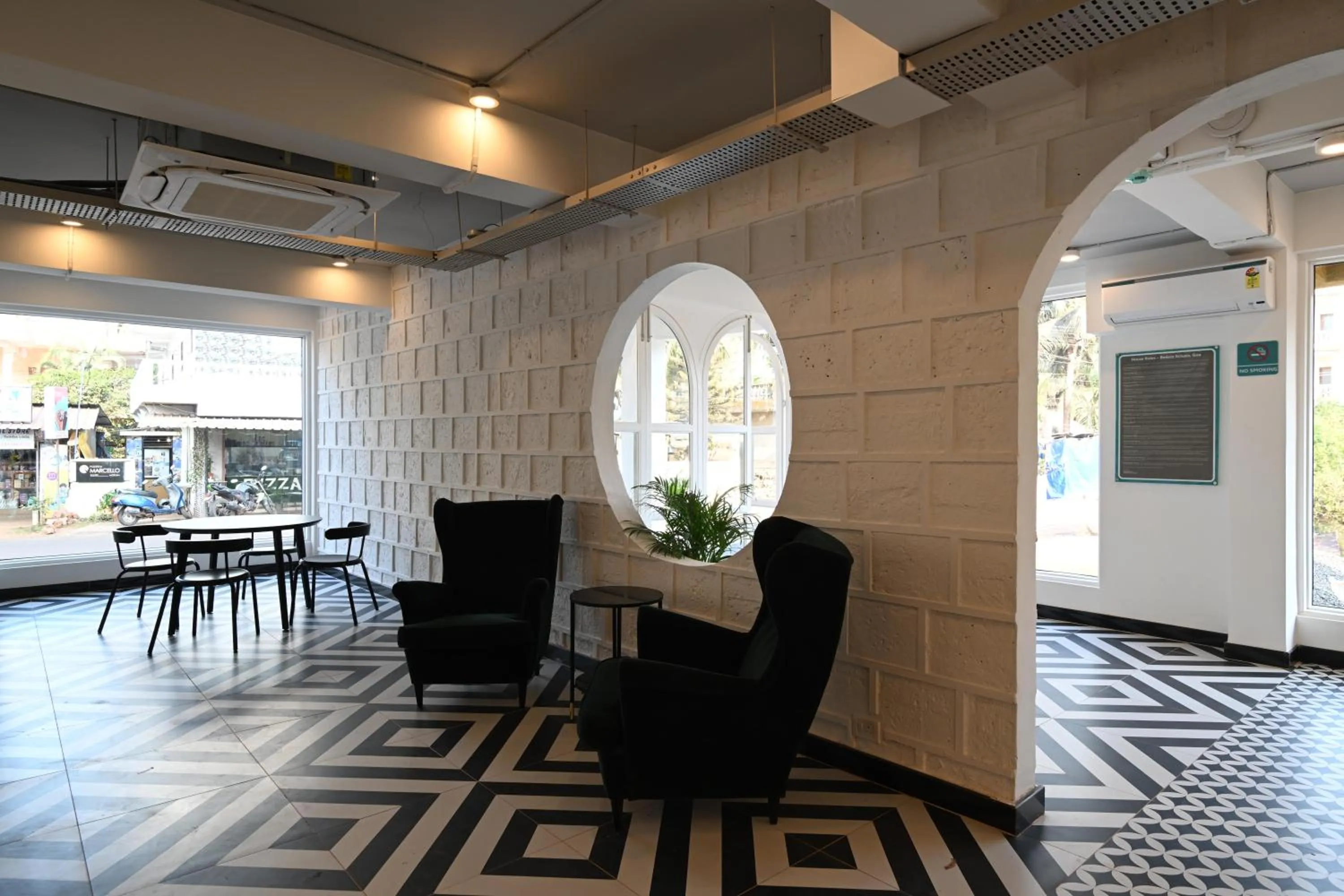 Lobby or reception in Bedzzz Xclusiv Morjim, Goa By Leisure Hotels