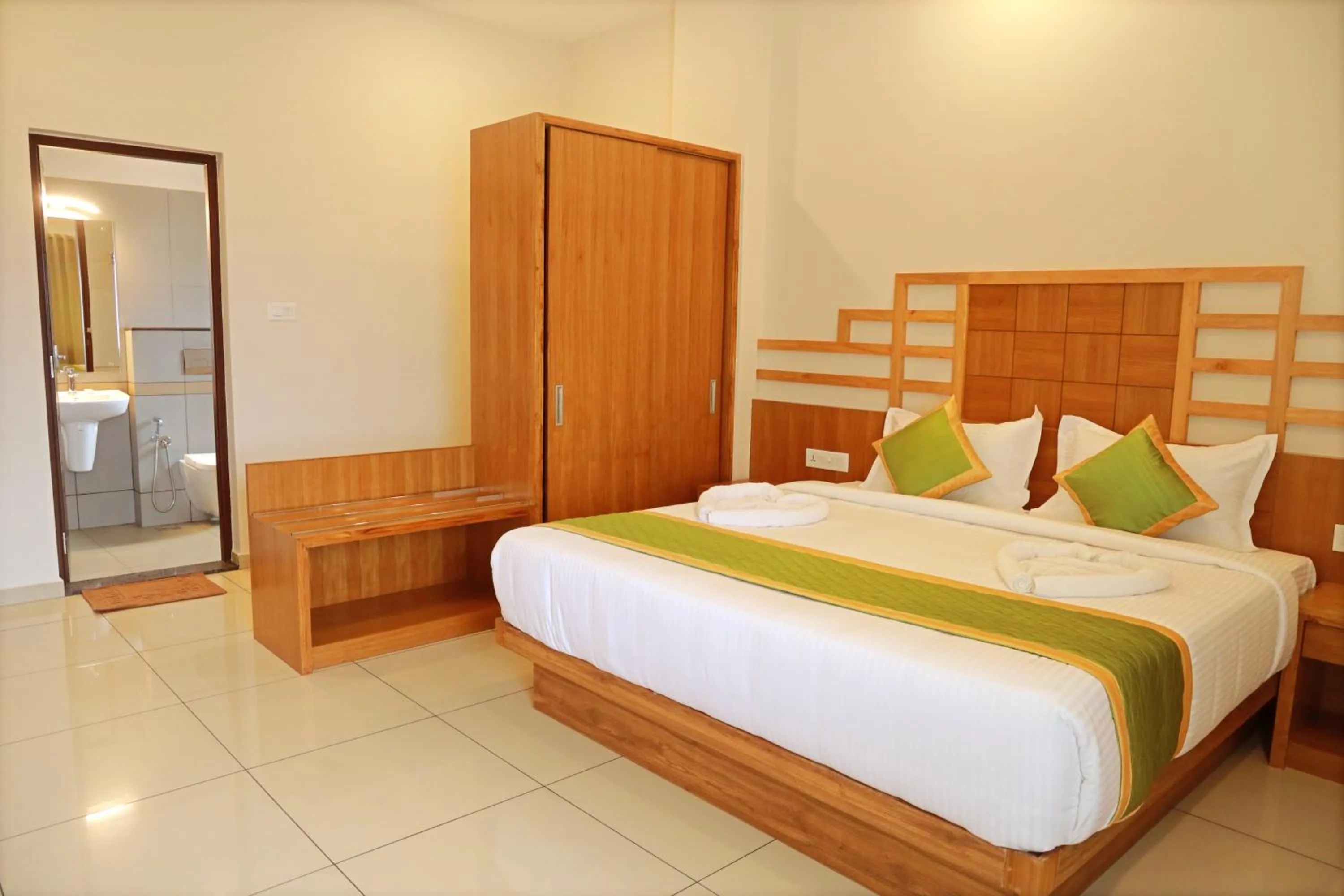 Bedroom, Bed in Misty Dale Luxury Resort & Spa