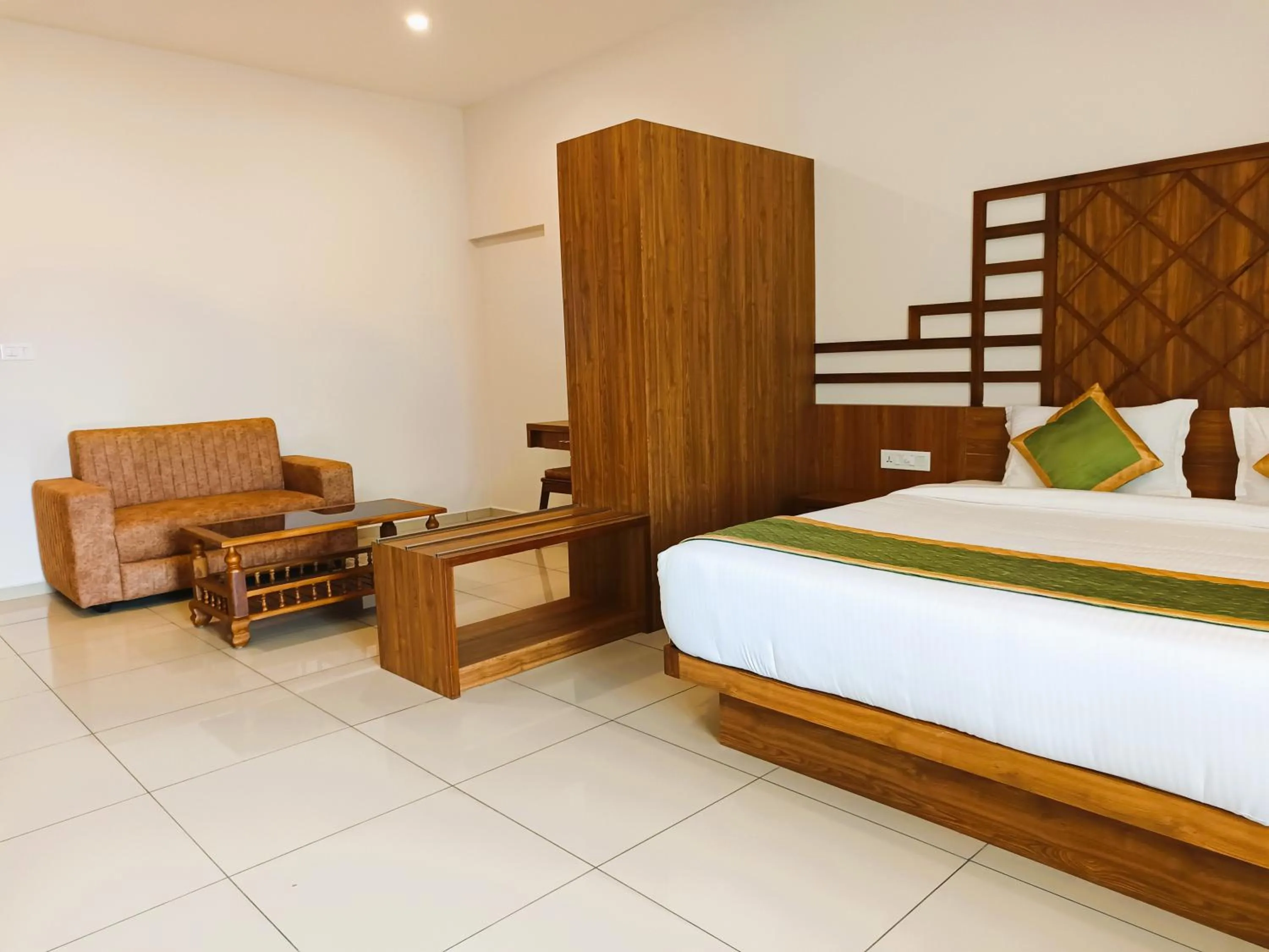 Bedroom, Bed in Misty Dale Luxury Resort & Spa