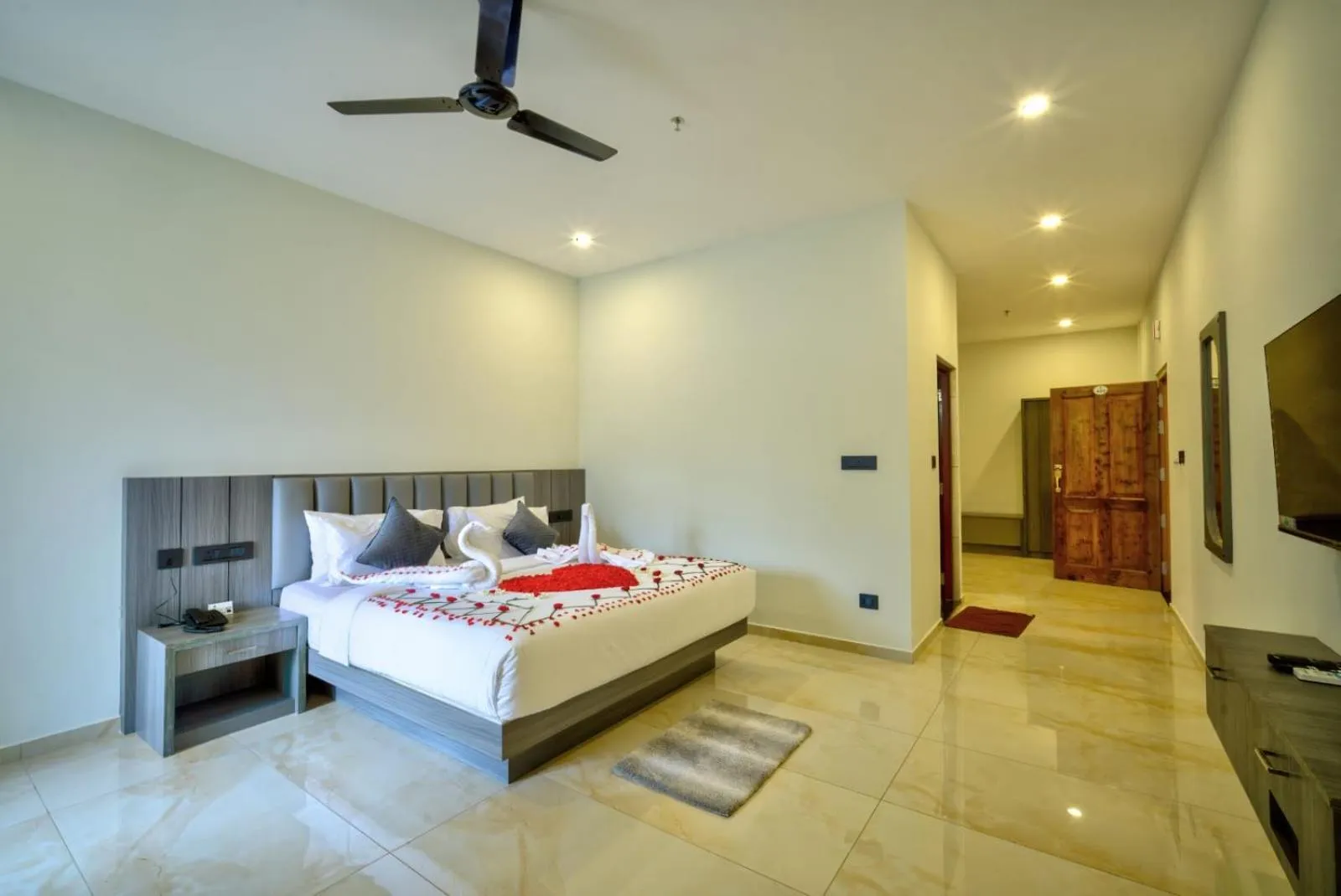 Bedroom, Bed in Misty Dale Luxury Resort & Spa