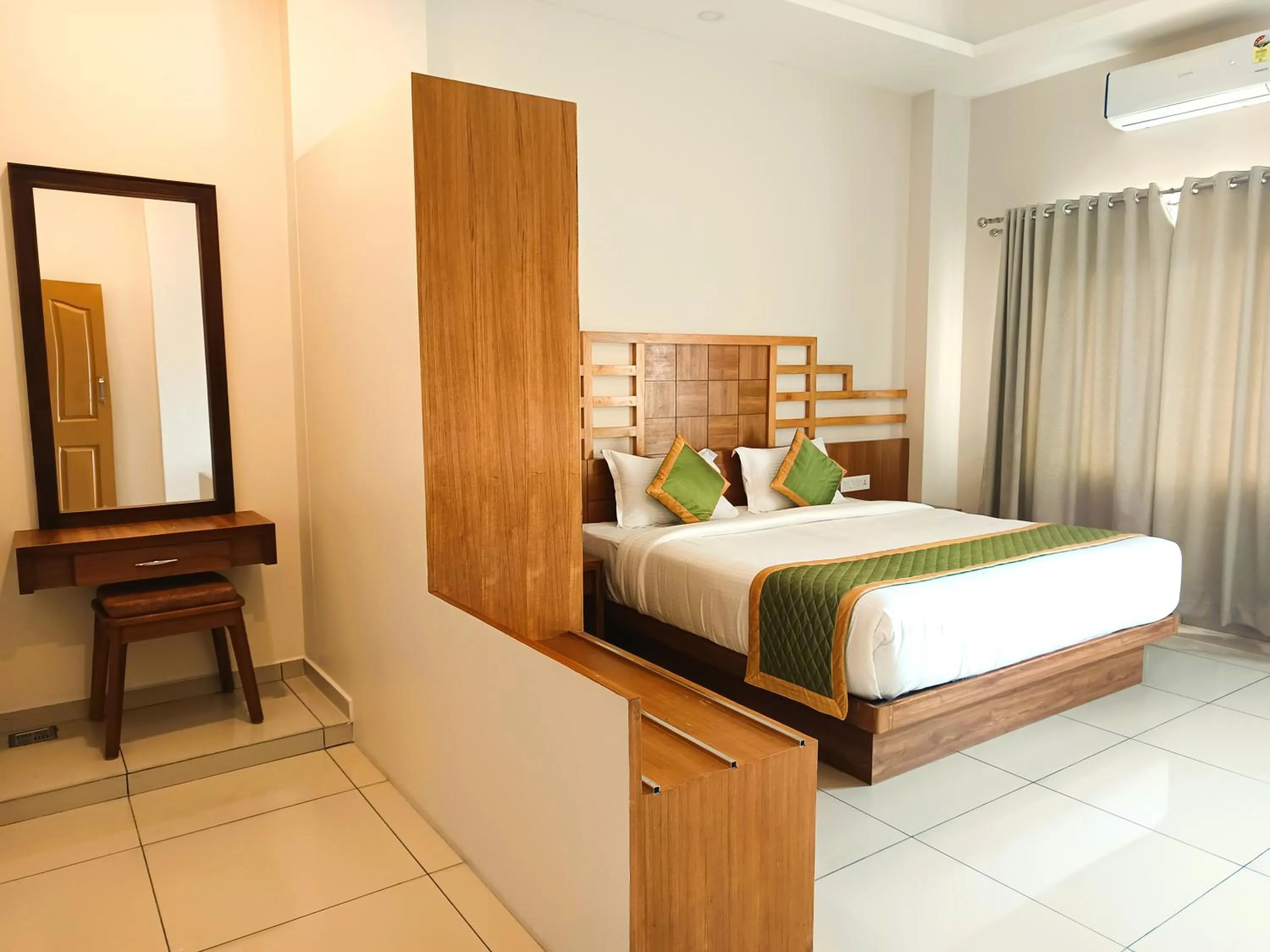 Bedroom, Bed in Misty Dale Luxury Resort & Spa
