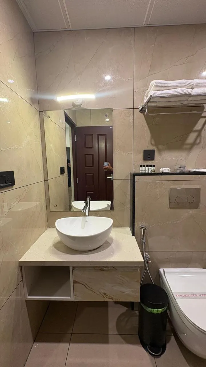 Toilet in Misty Dale Luxury Resort & Spa