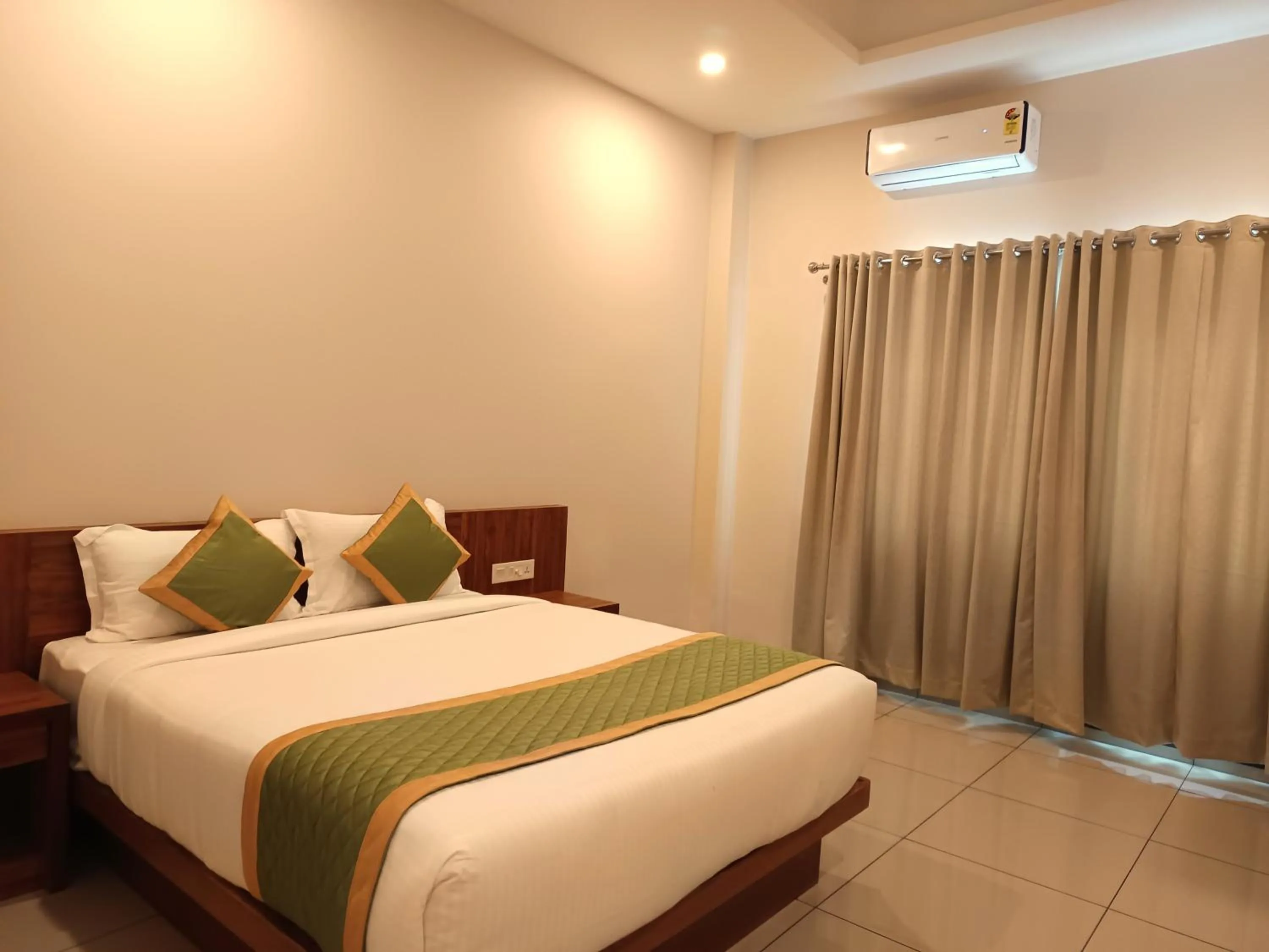 Bedroom, Bed in Misty Dale Luxury Resort & Spa