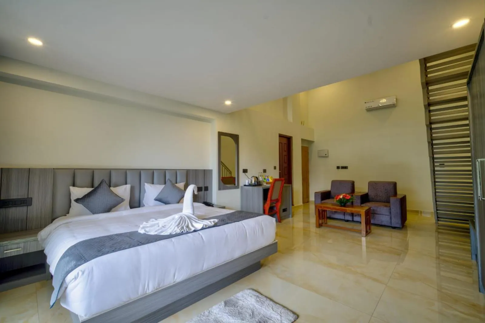 Bedroom, Bed in Misty Dale Luxury Resort & Spa