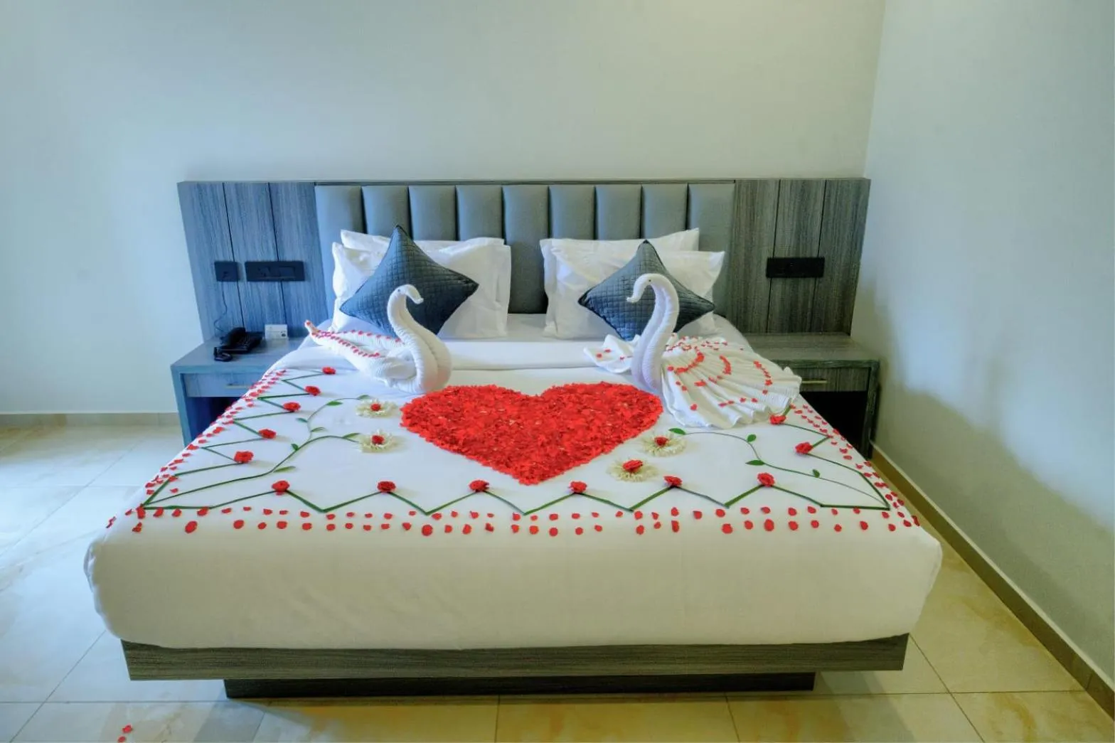 Bed in Misty Dale Luxury Resort & Spa