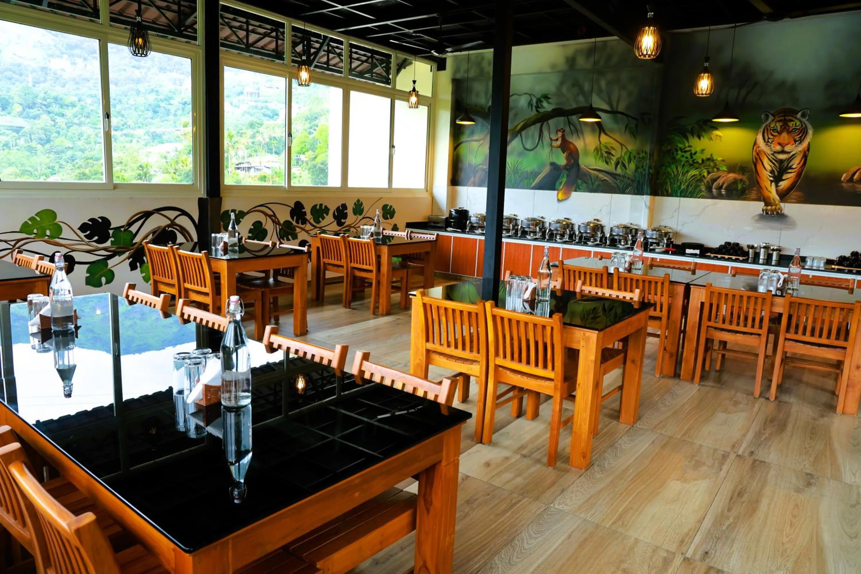 Restaurant/places to eat in Misty Dale Luxury Resort & Spa