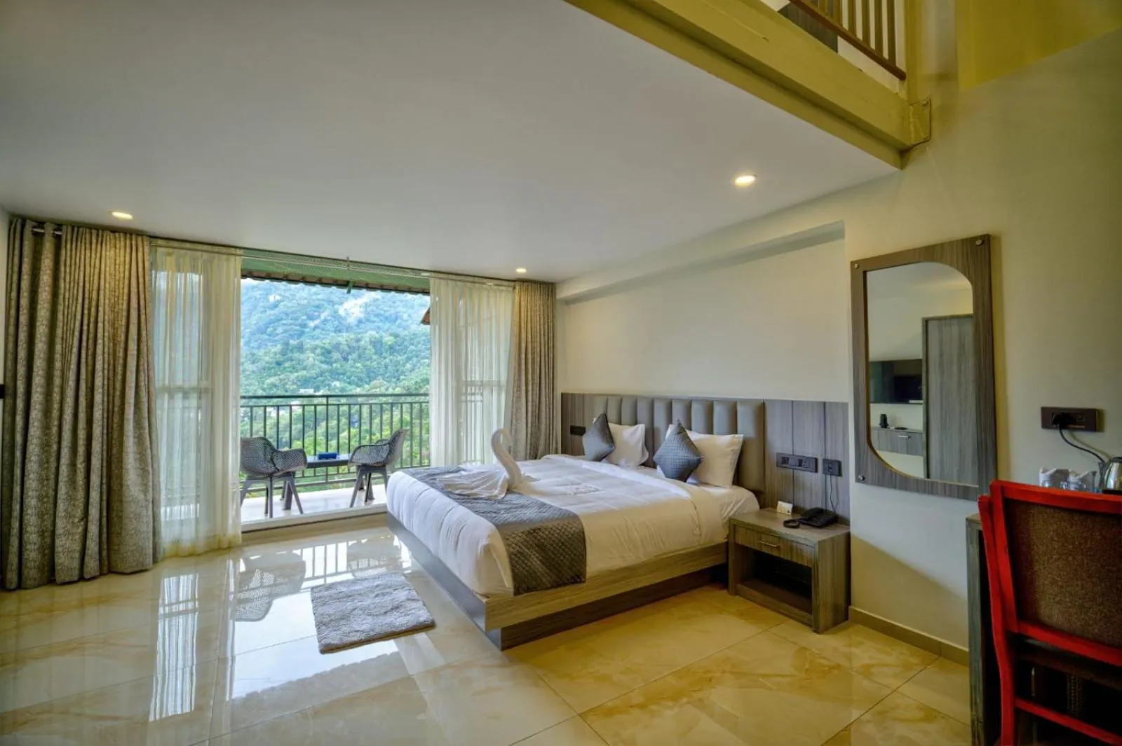 Bedroom, Bed in Misty Dale Luxury Resort & Spa