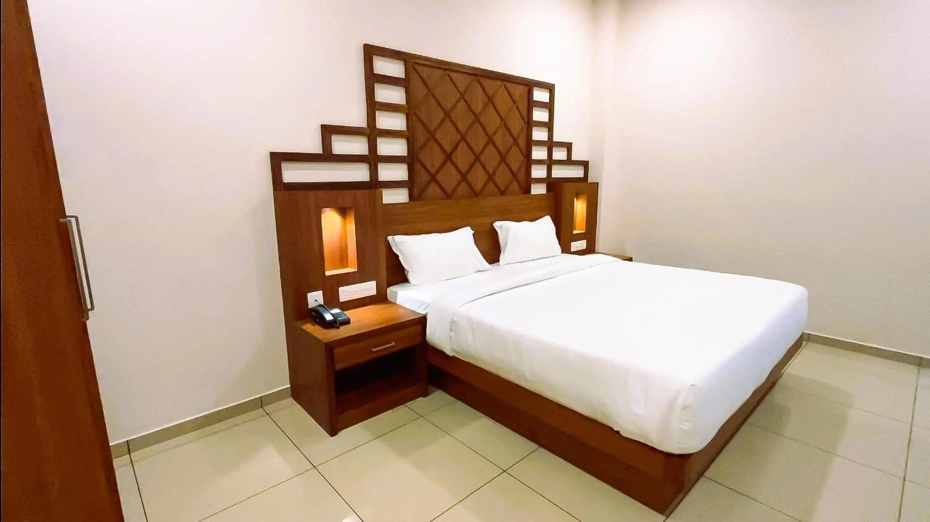 Bed in Misty Dale Luxury Resort & Spa
