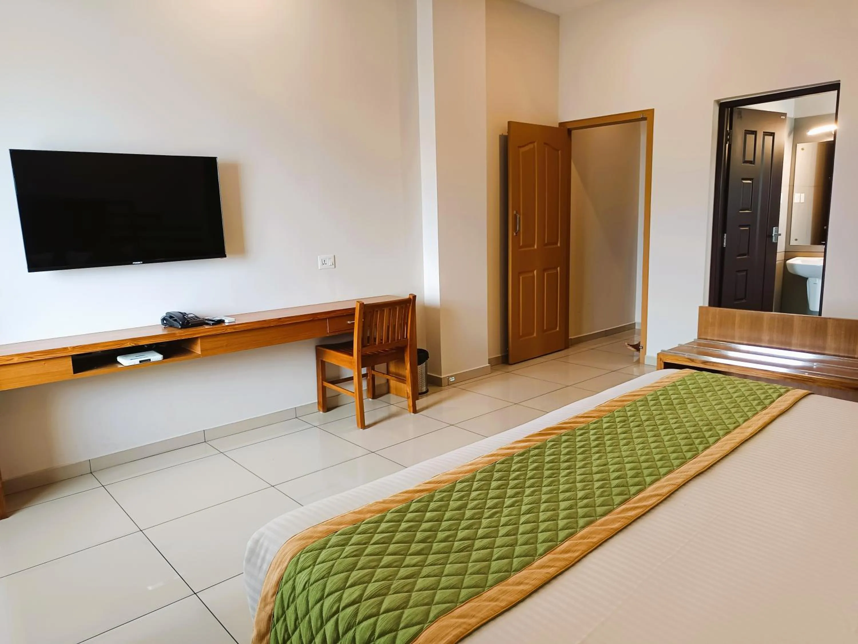 Bedroom, Bed in Misty Dale Luxury Resort & Spa