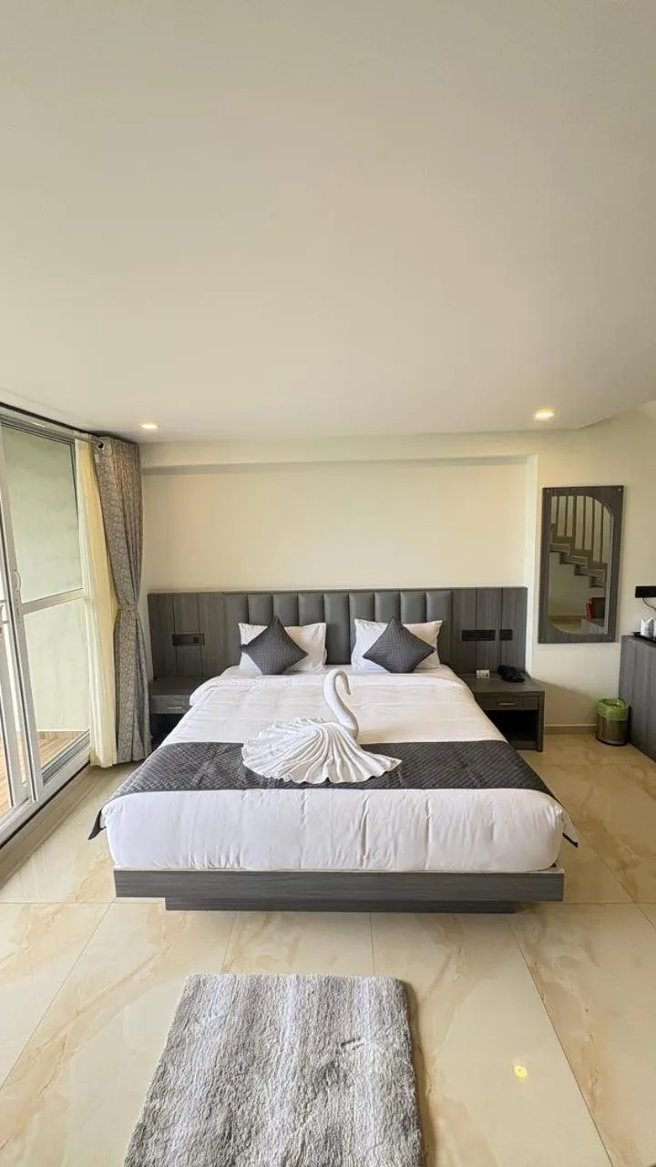 Bed in Misty Dale Luxury Resort & Spa