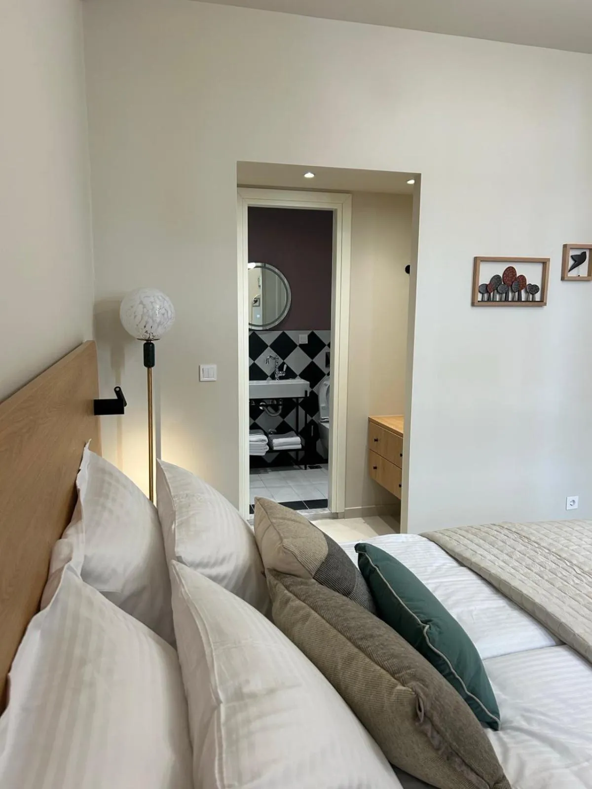 Bed in Living Yard Acropolis