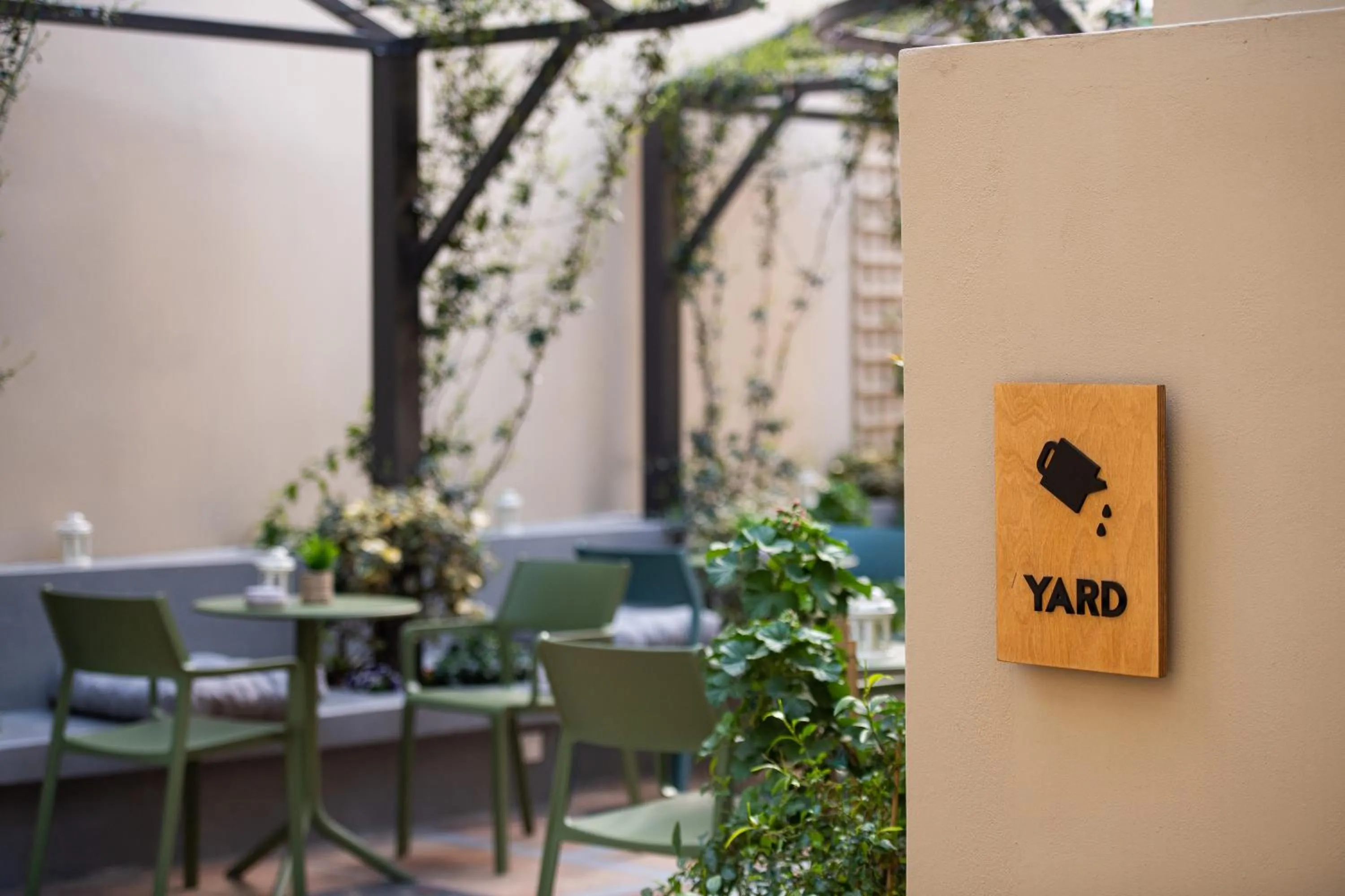 Inner courtyard view in Living Yard Acropolis