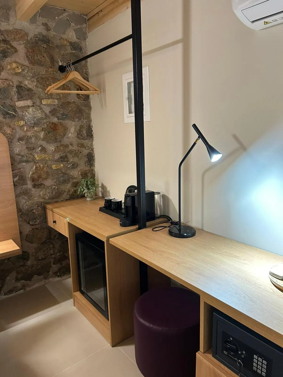 Coffee/tea facilities in Living Yard Acropolis