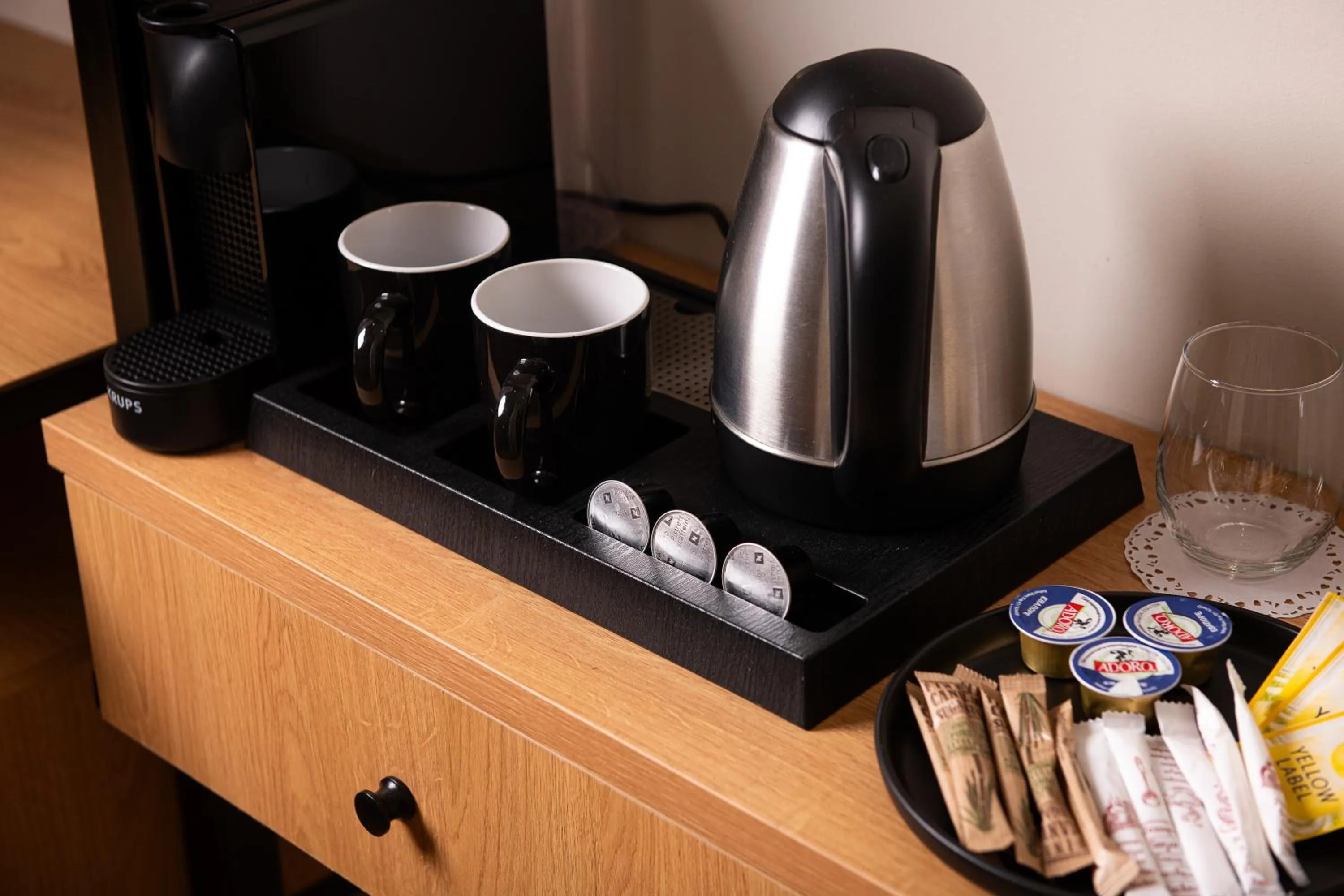 Coffee/tea facilities in Living Yard Acropolis