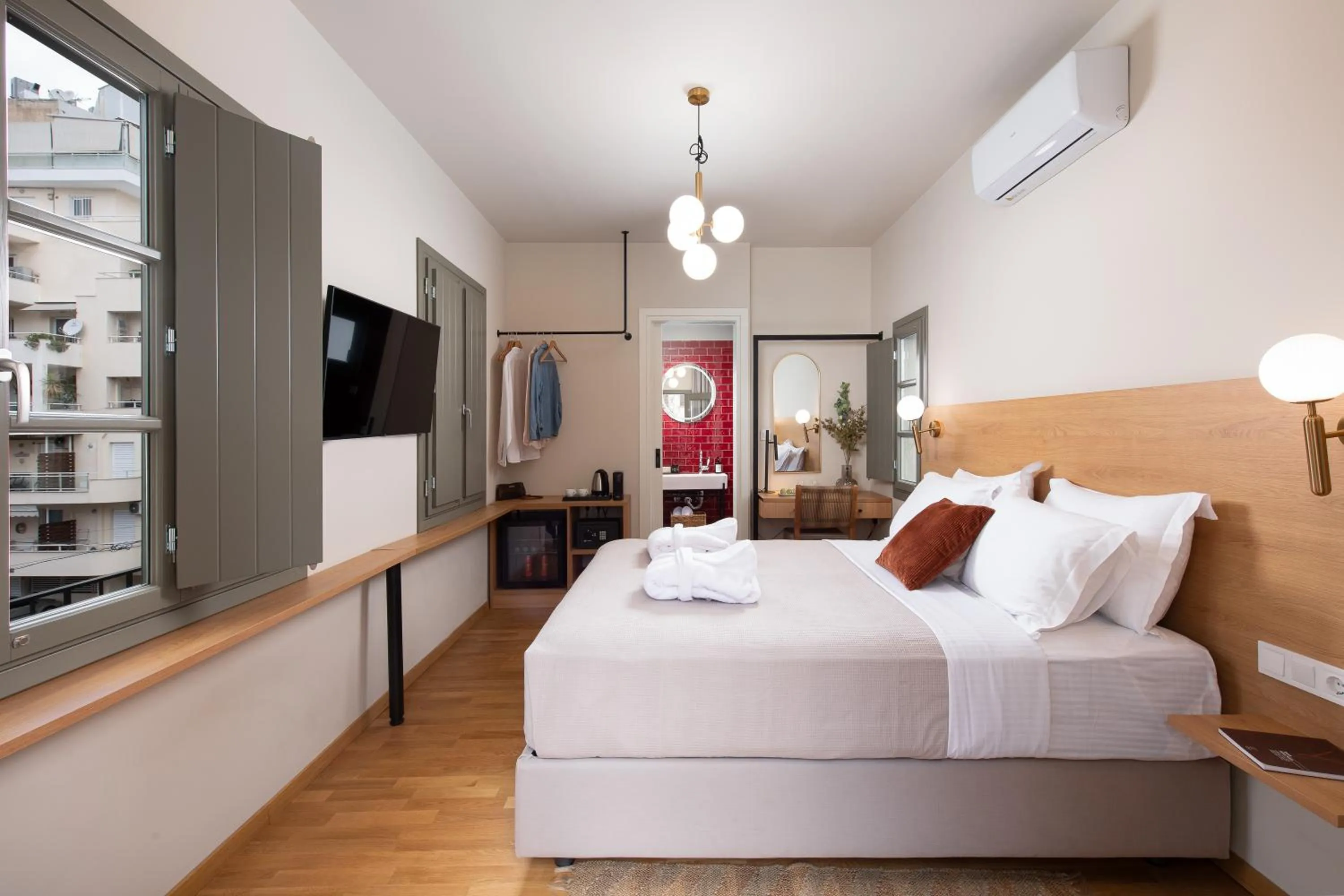 Bed in Living Yard Acropolis