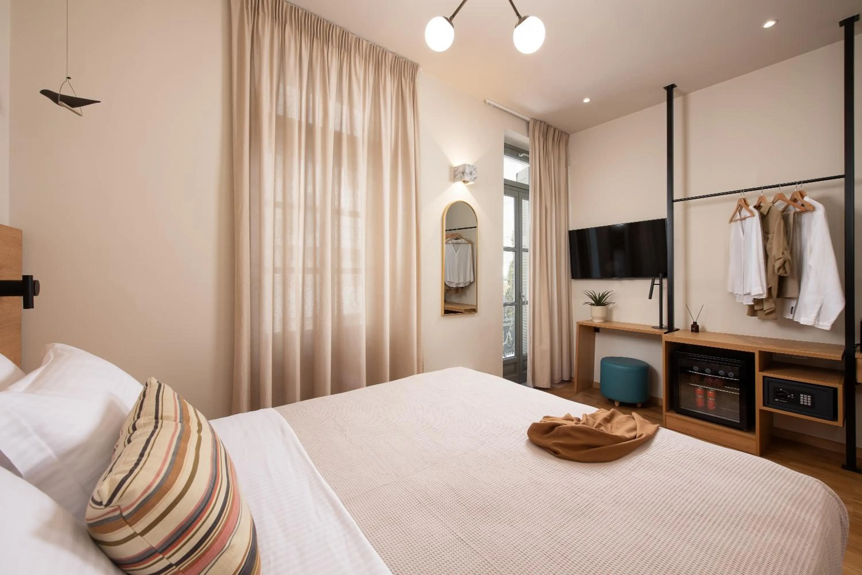 Bed in Living Yard Acropolis