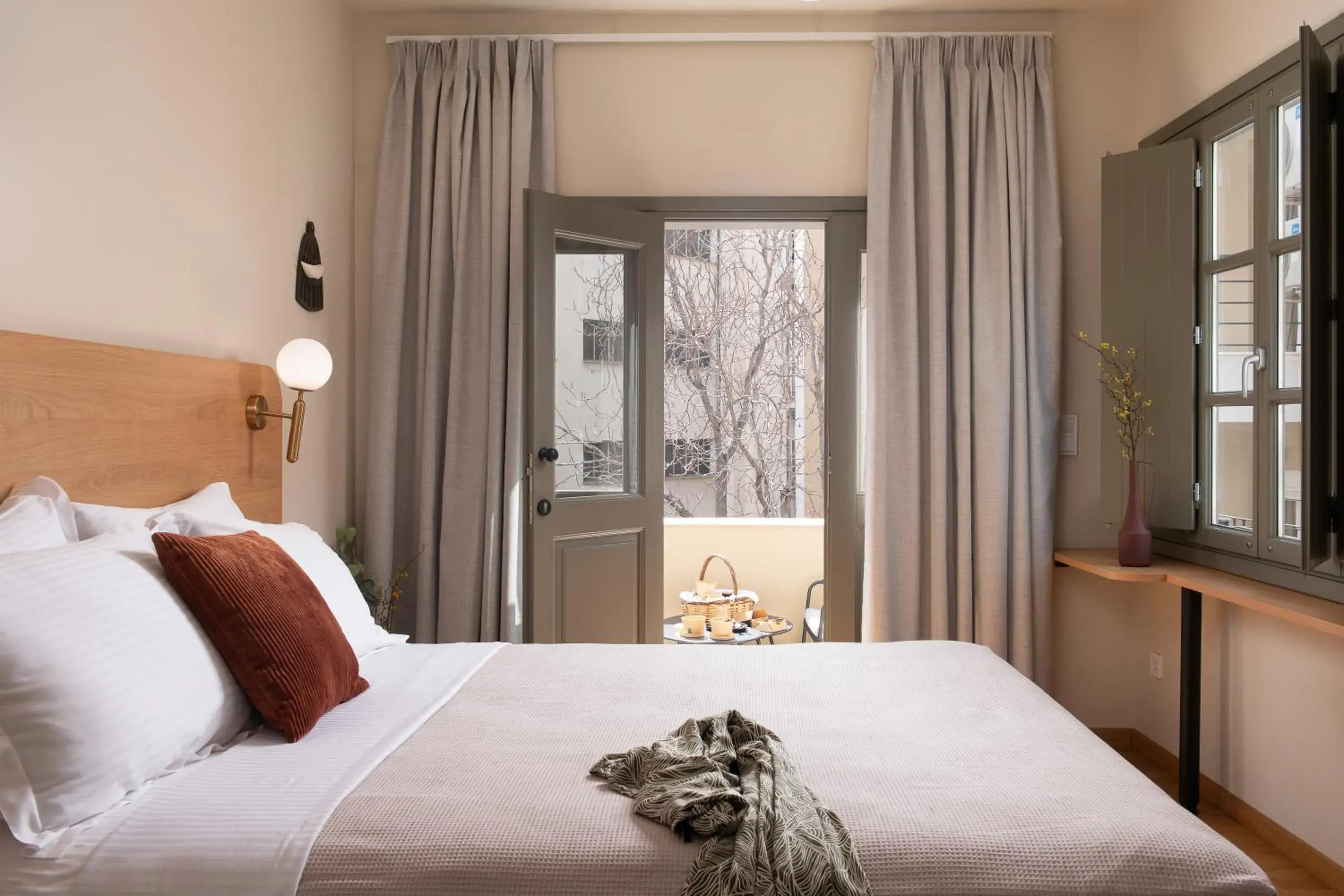 Bed in Living Yard Acropolis Bed in Living Yard Acropolis