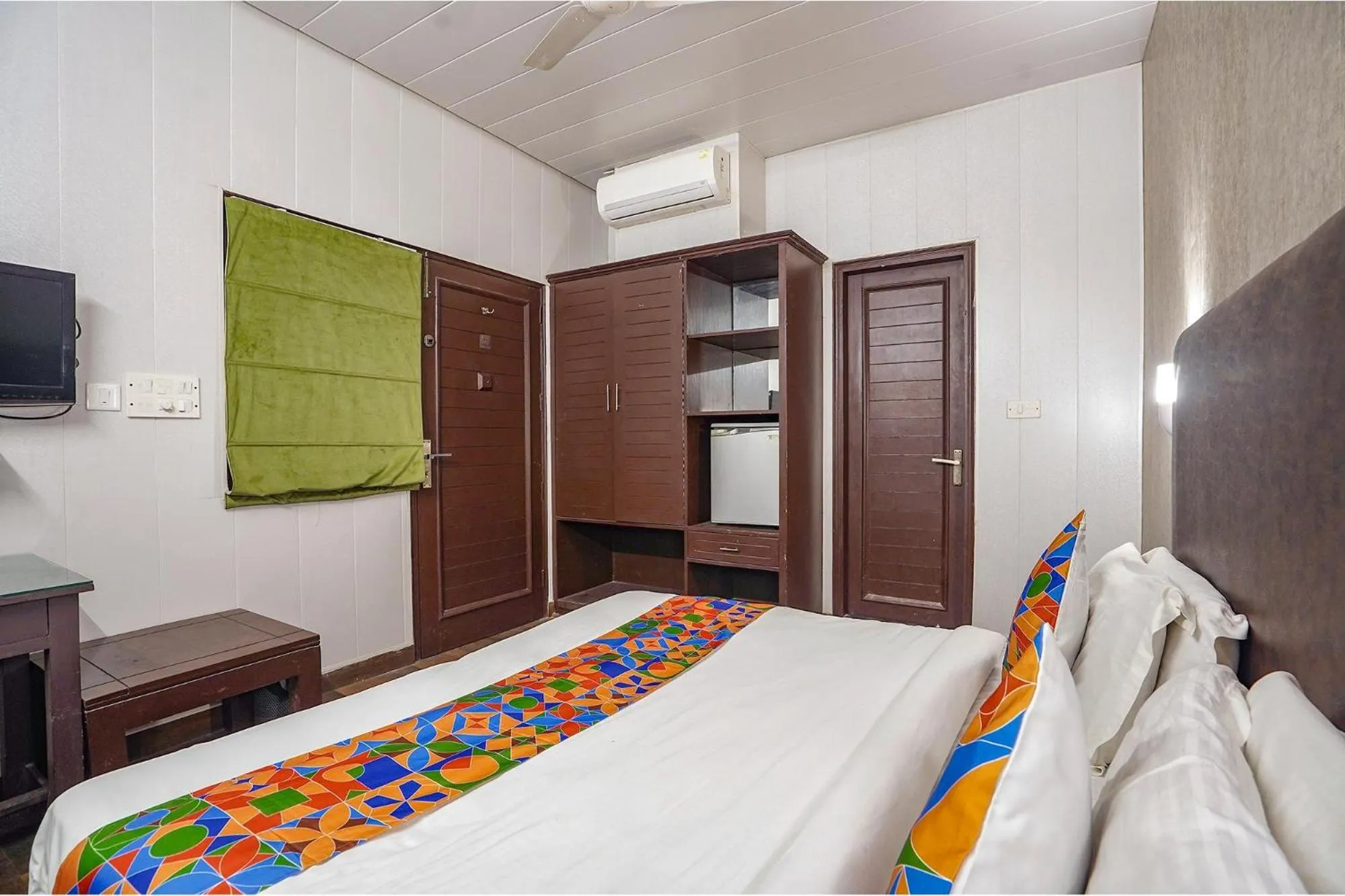 Bed in FabHotel Kular