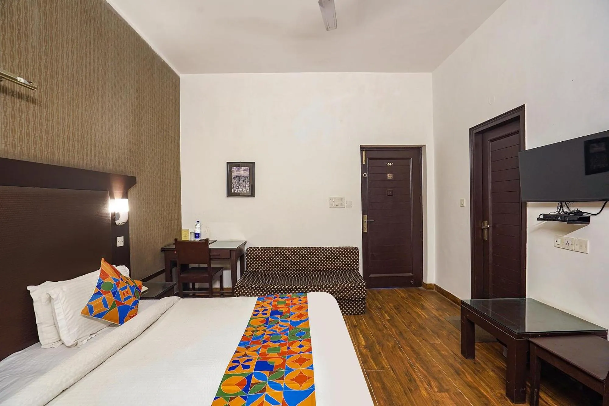 Bed in FabHotel Kular