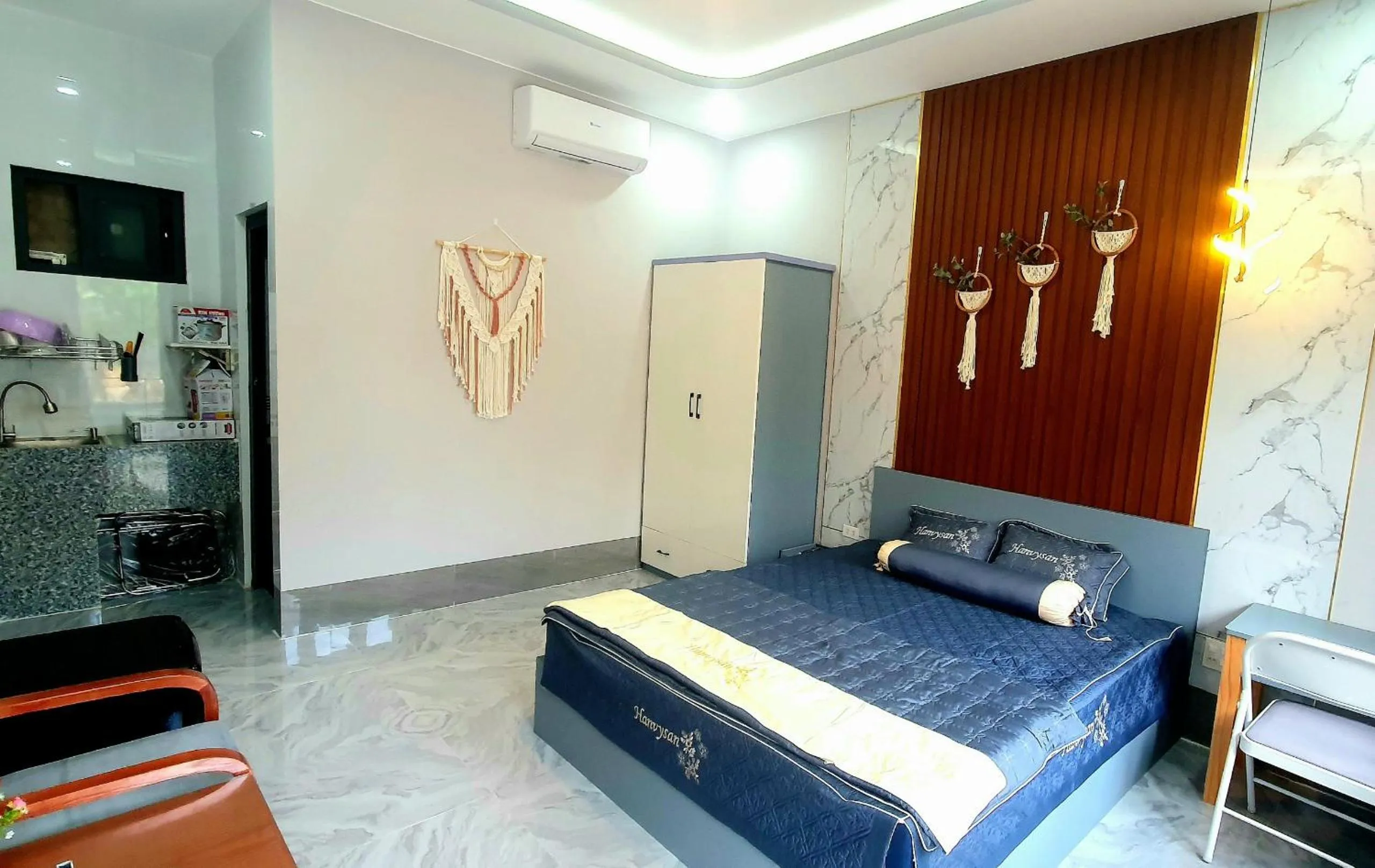 Bed in Homestay Quyên Quỳnh