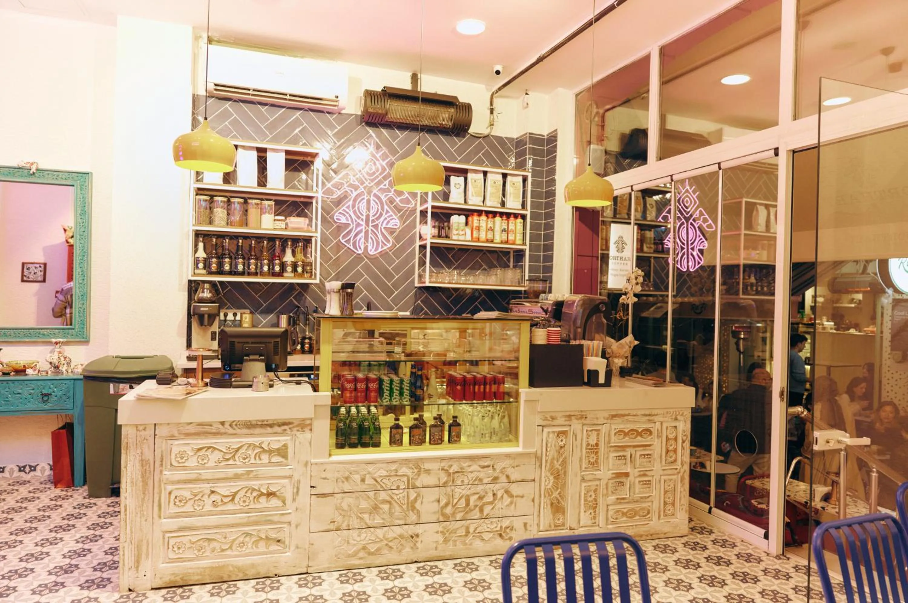 Food and drinks in Le Port Karaköy