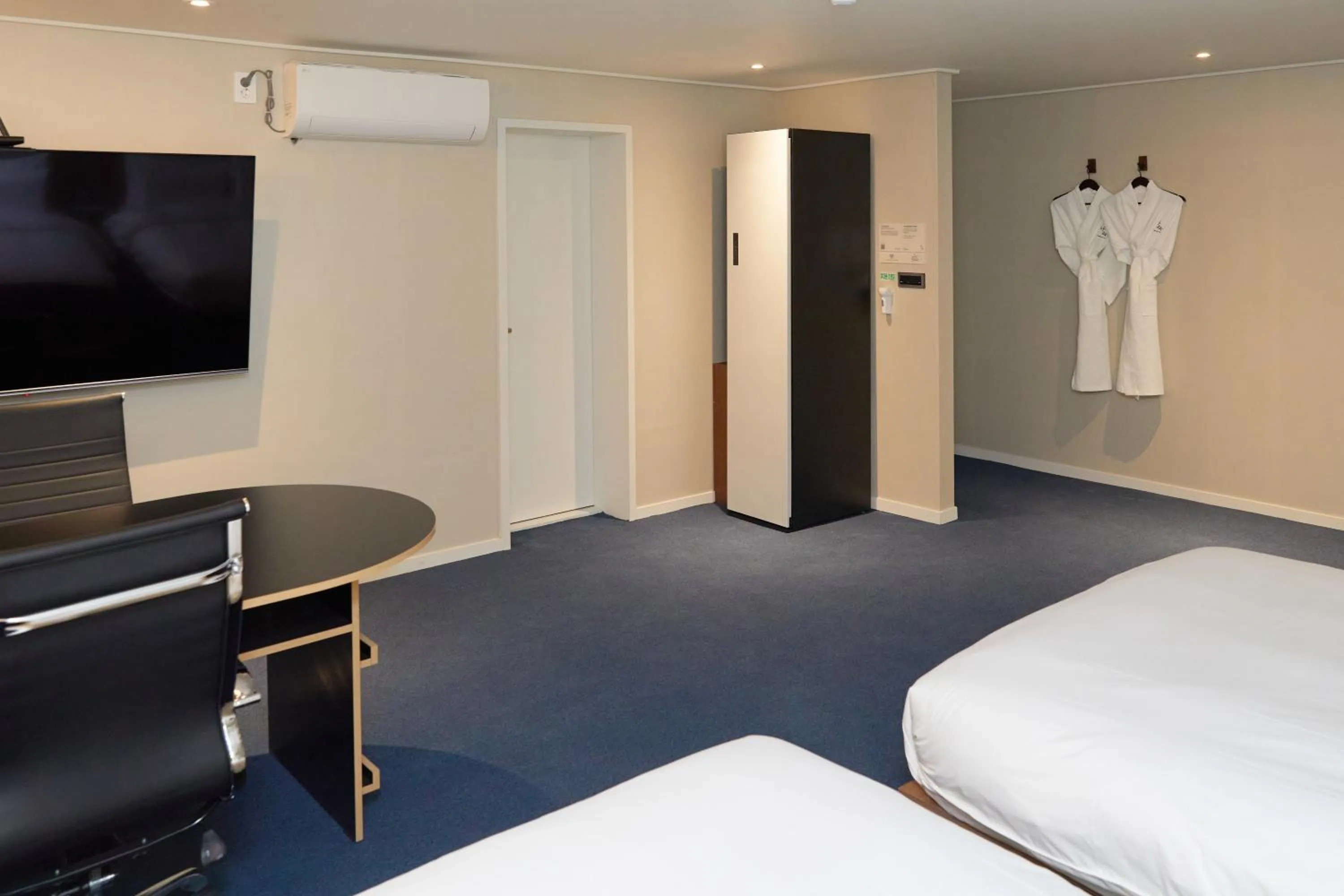 Photo of the whole room, Bed in Anook Hotel Suwon