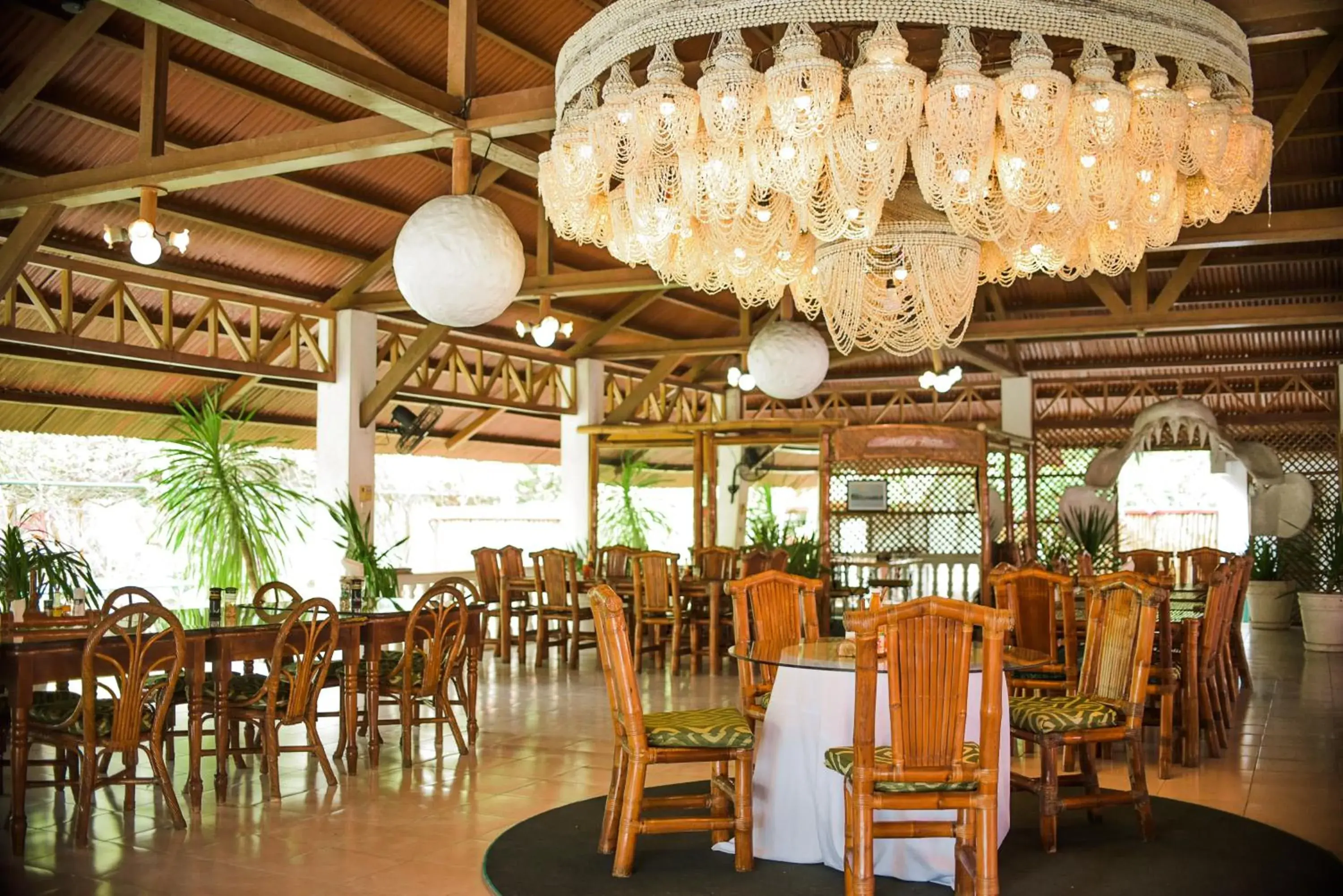 Restaurant/places to eat in Whispering Palms Island Resort Restaurant/places to eat in Whispering Palms Island Resort