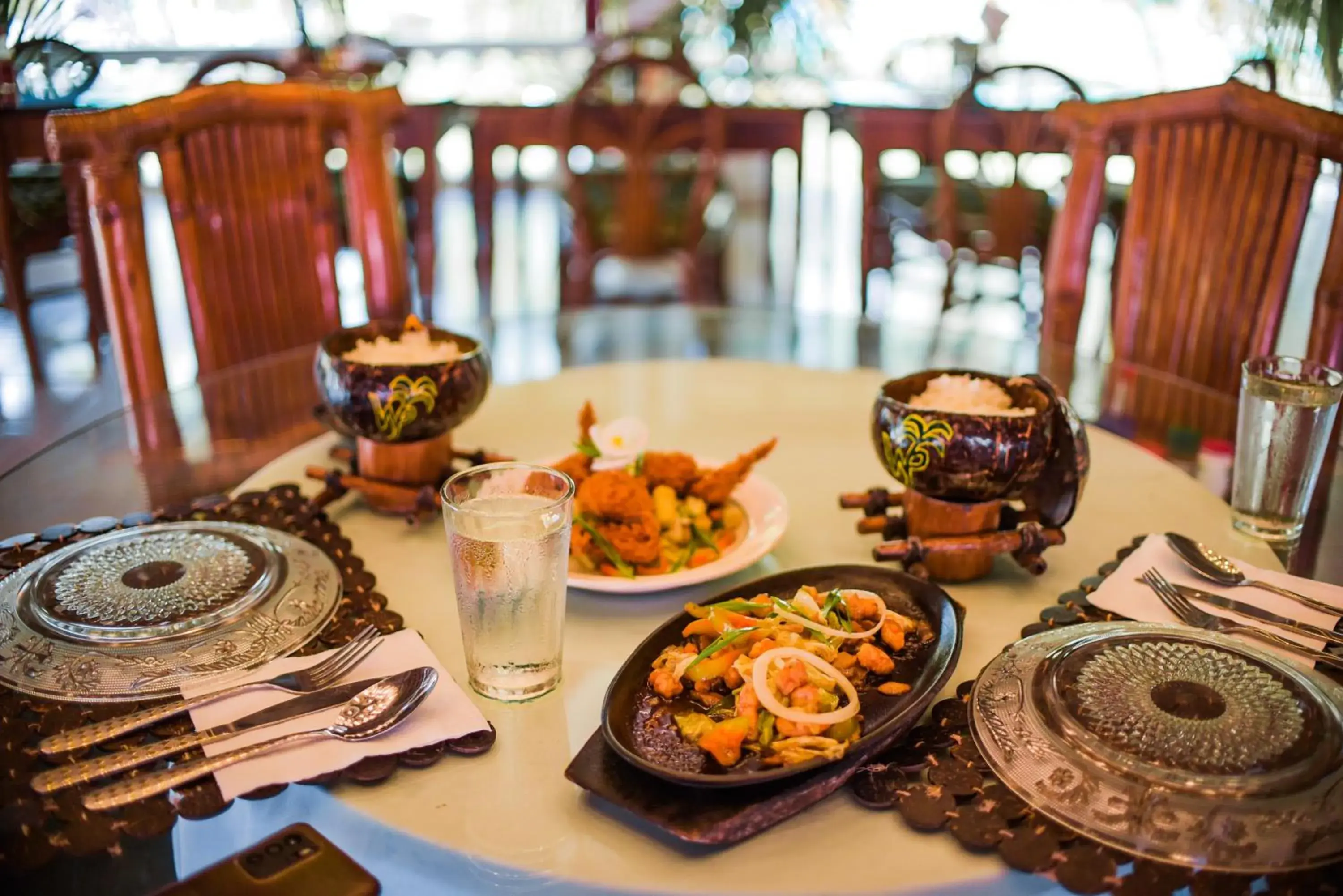 Food in Whispering Palms Island Resort Food in Whispering Palms Island Resort