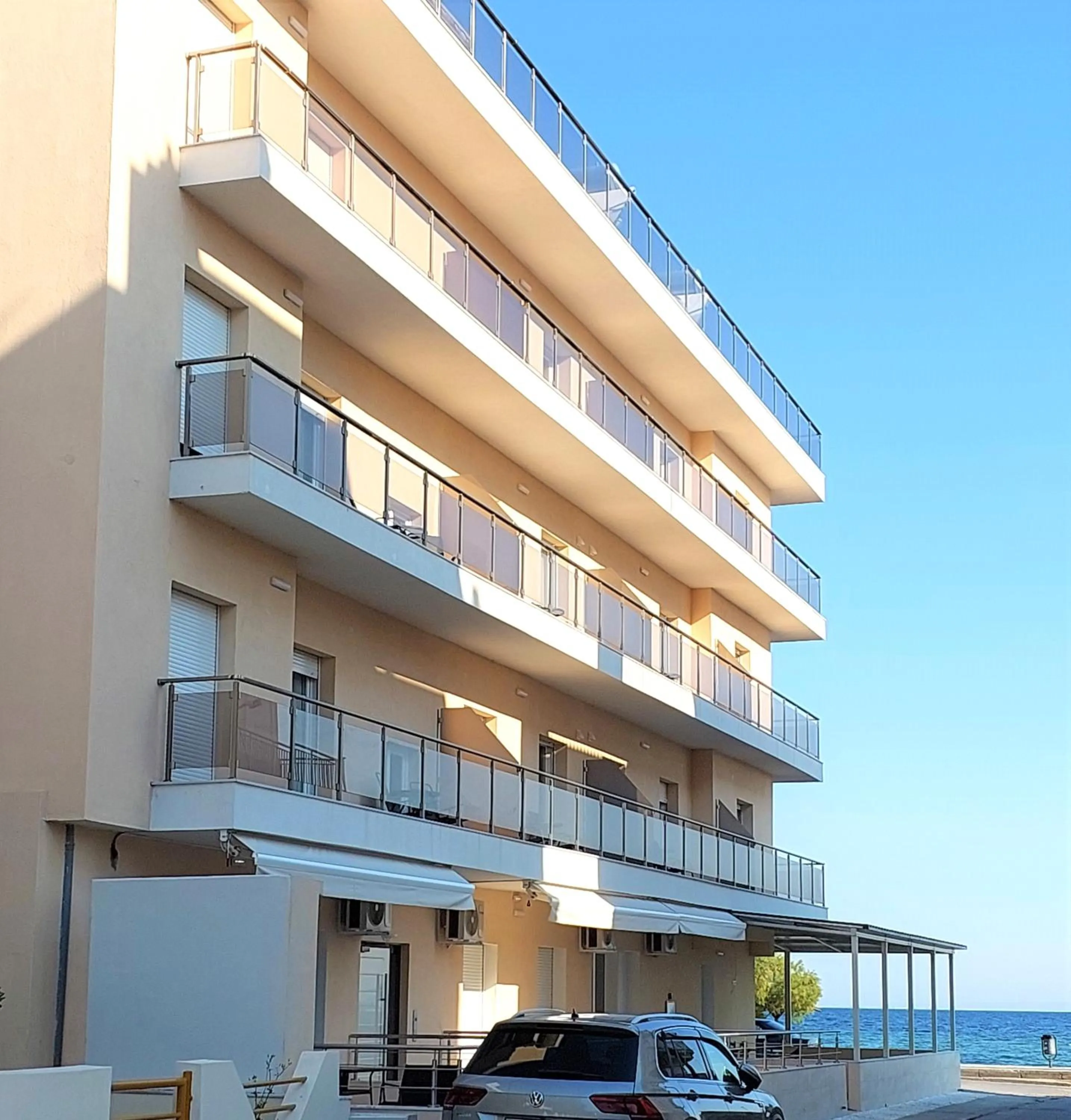 Property building in Navarino Luxe Suites