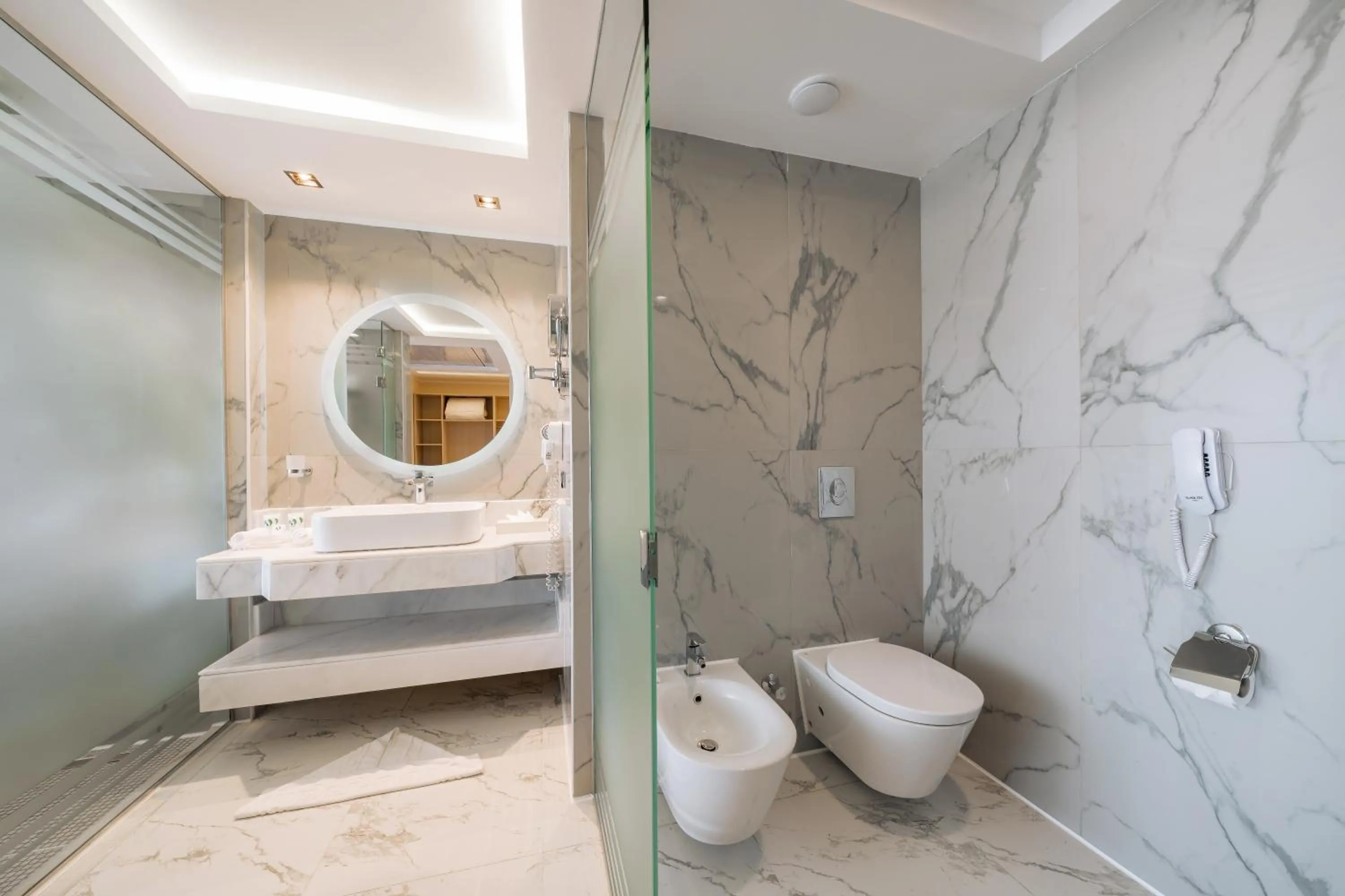 Shower in SIRENA BEACH RESORT & SPA