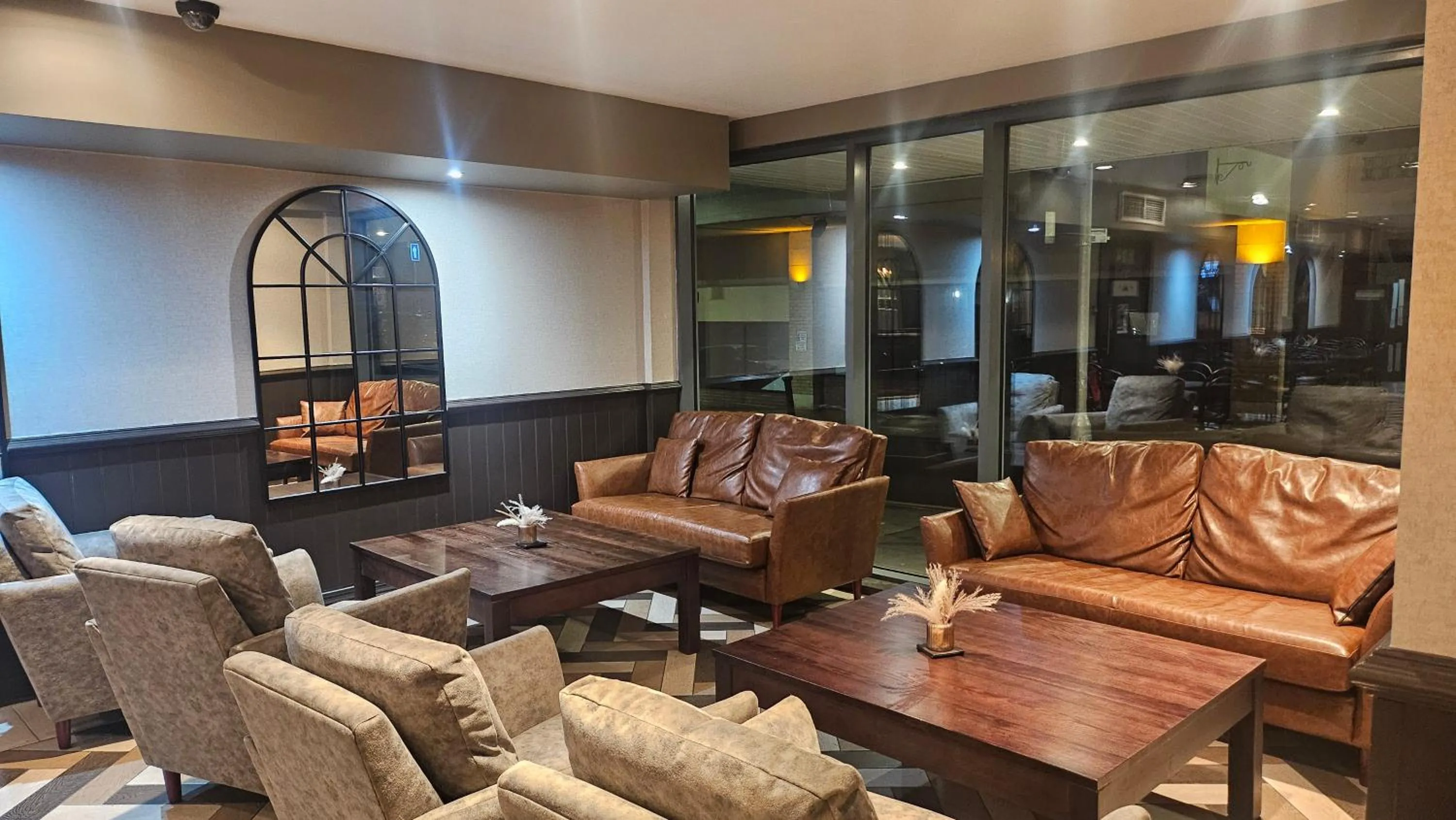 Lounge or bar in Mercure Darlington King's Hotel