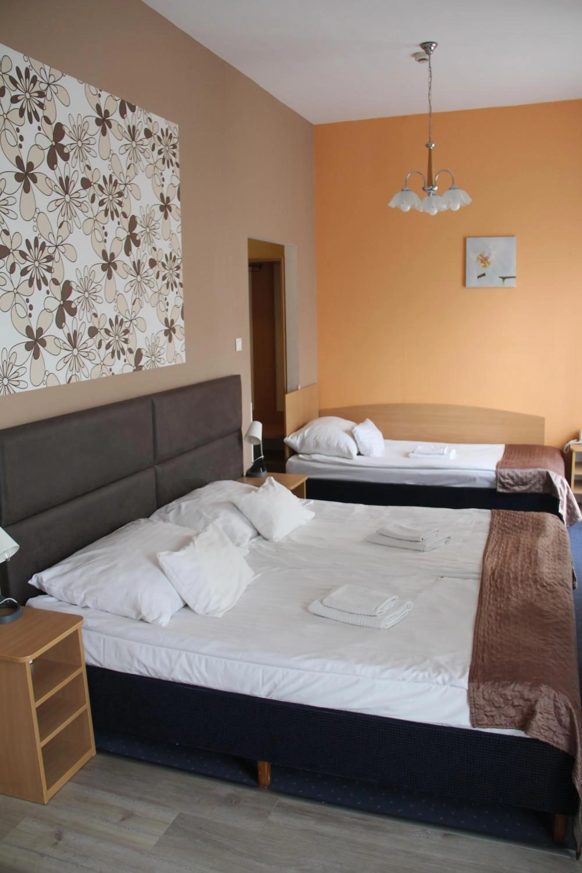 Photo of the whole room, Bed in Hotel Rose City
