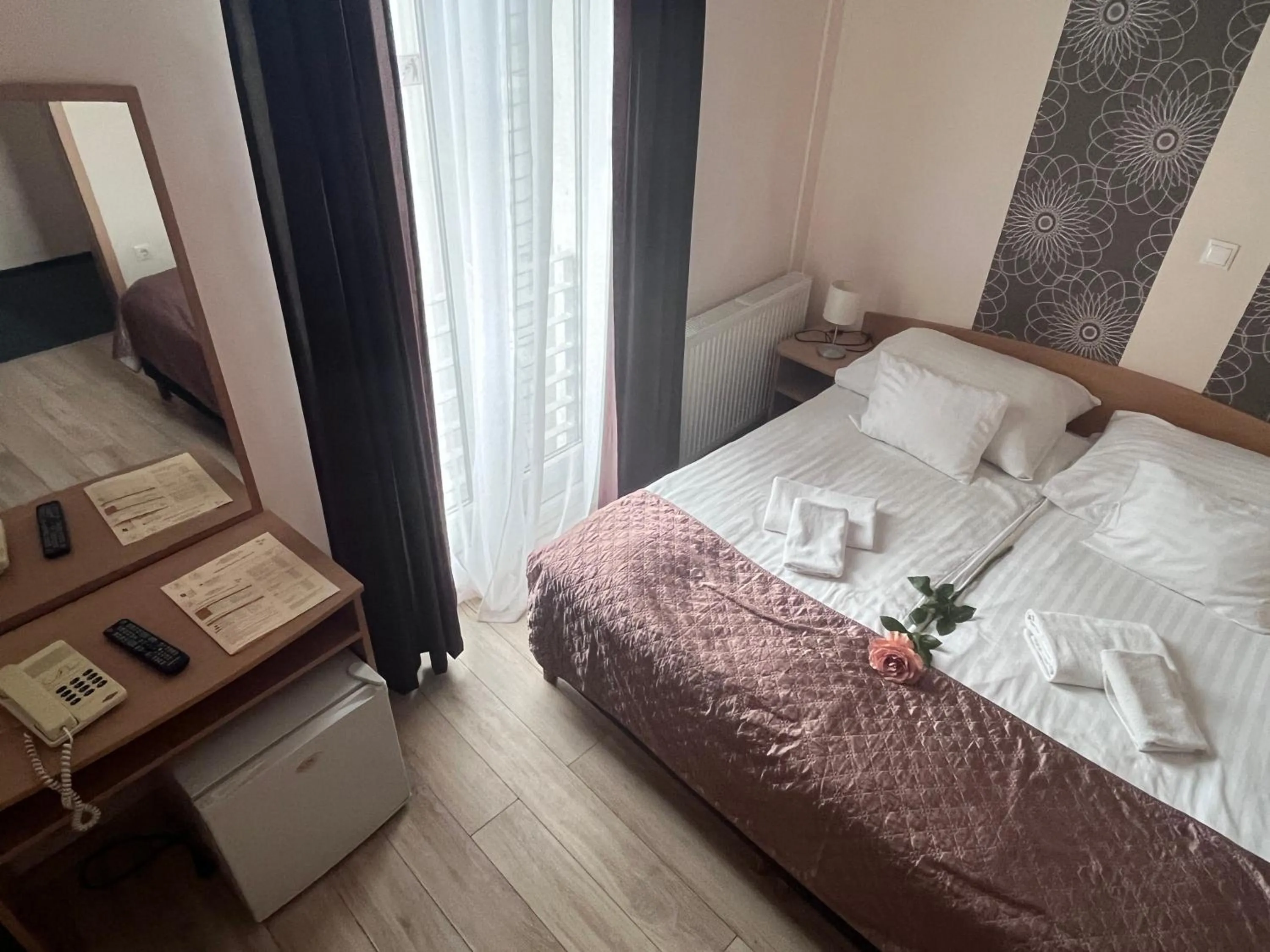 Bed in Hotel Rose City