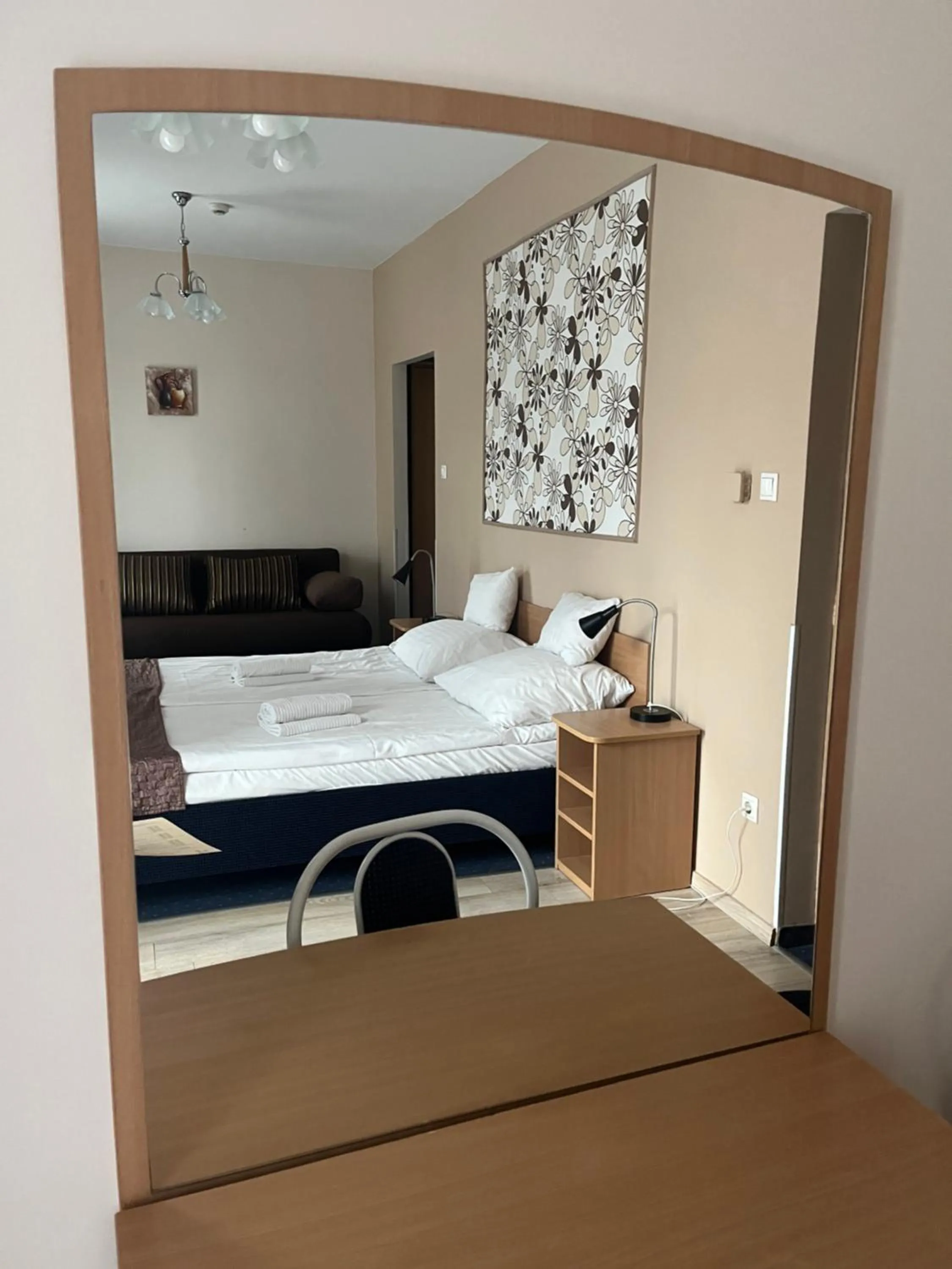 Photo of the whole room, Bed in Hotel Rose City