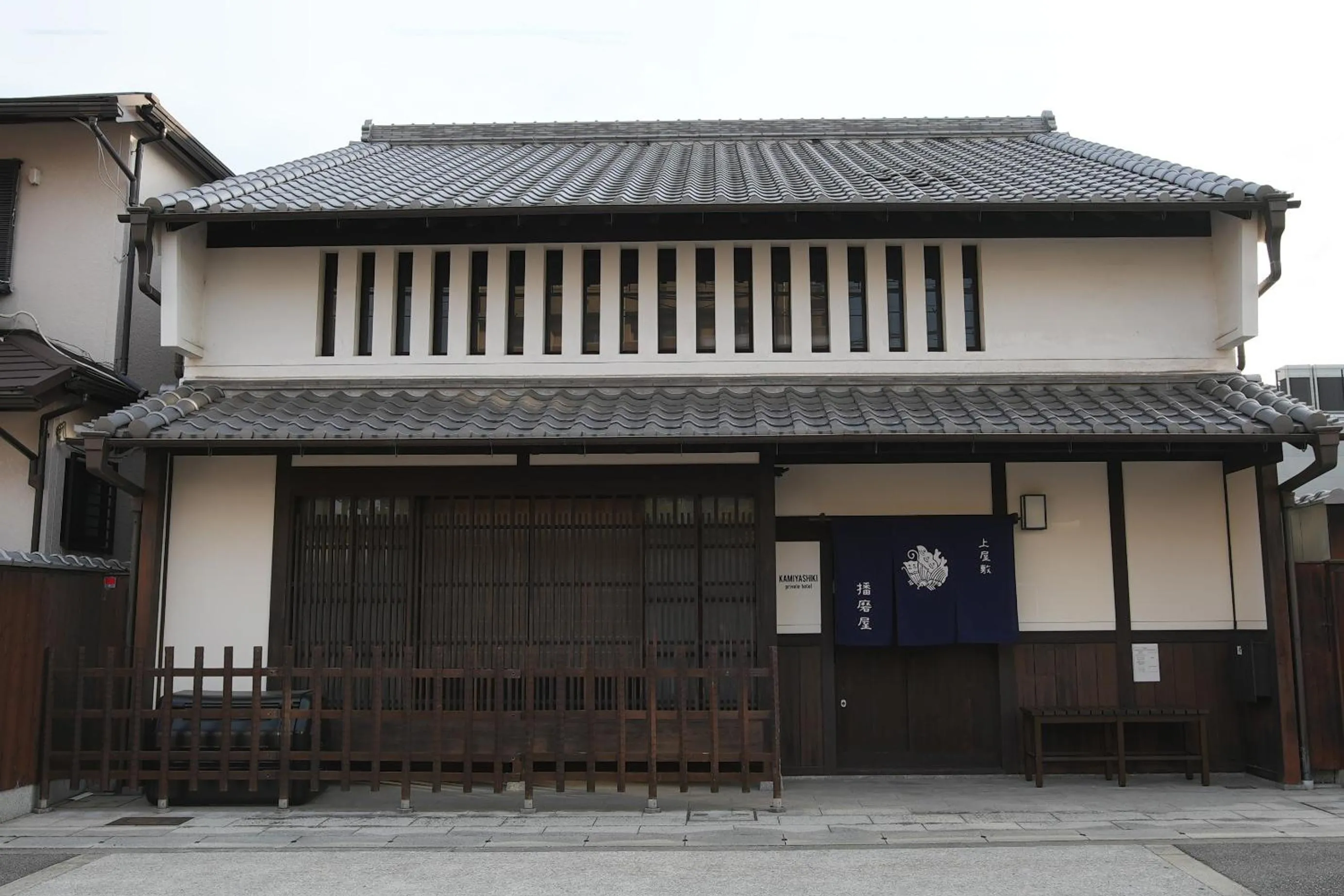 Property building in KAMIYASHIKI Private Hotel - Self Check-in Only