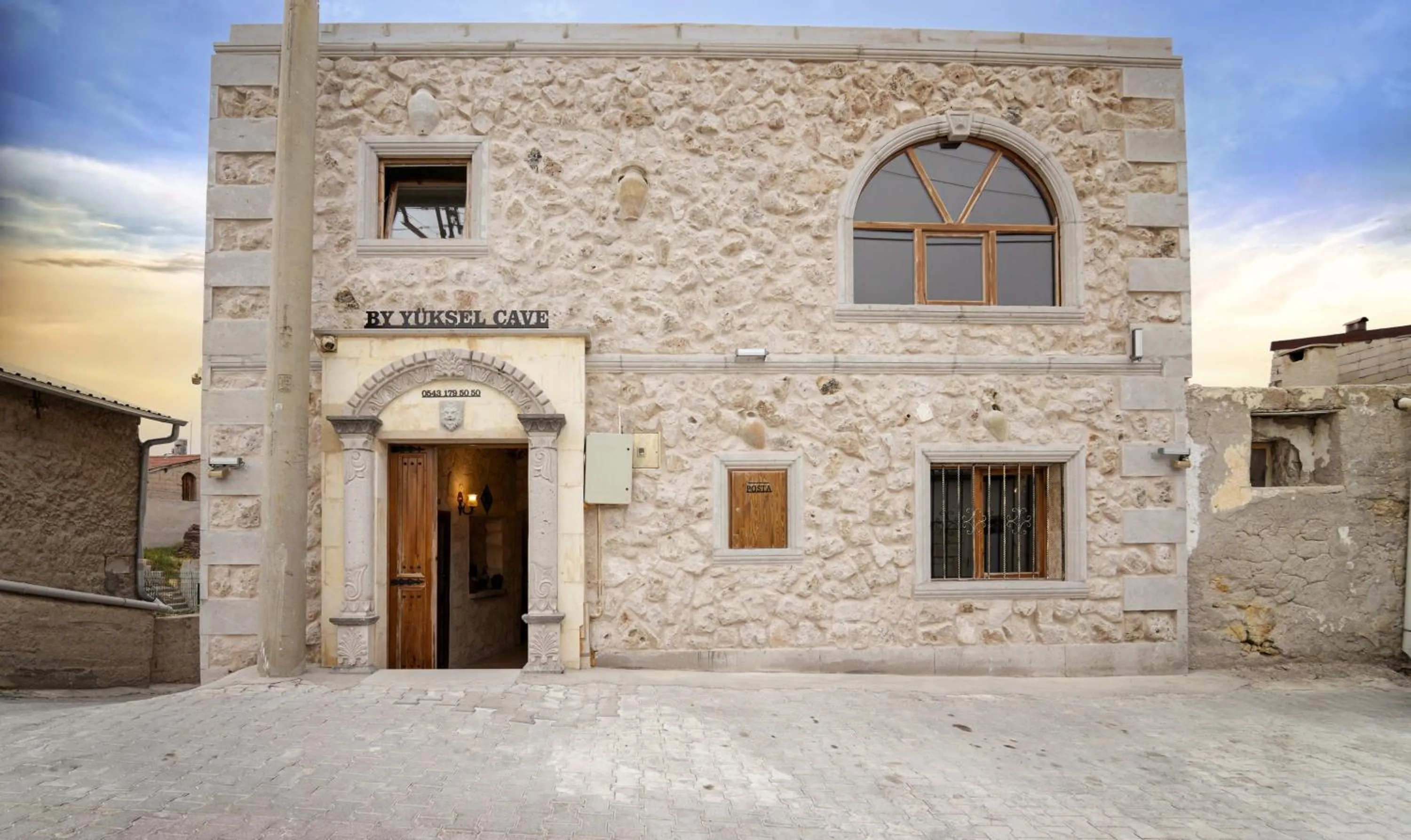 Property building in By Yüksel Cave