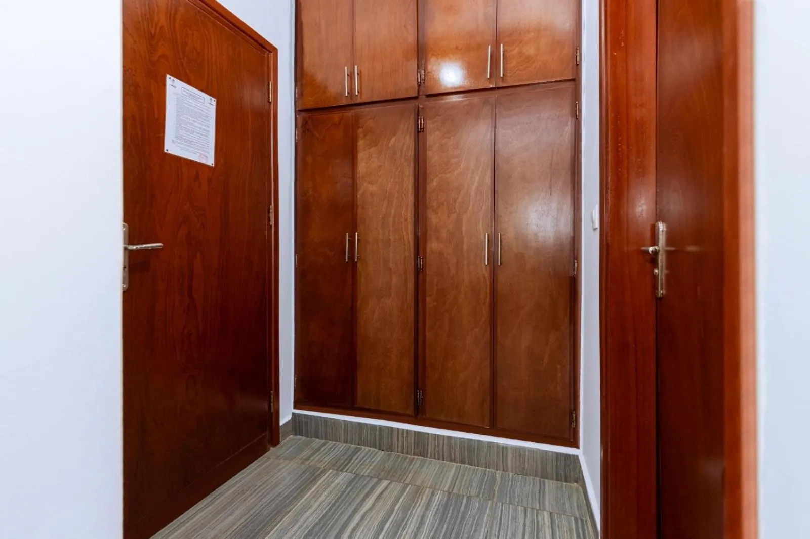 wardrobe in HOTEL DE L'OCEAN KRIBI