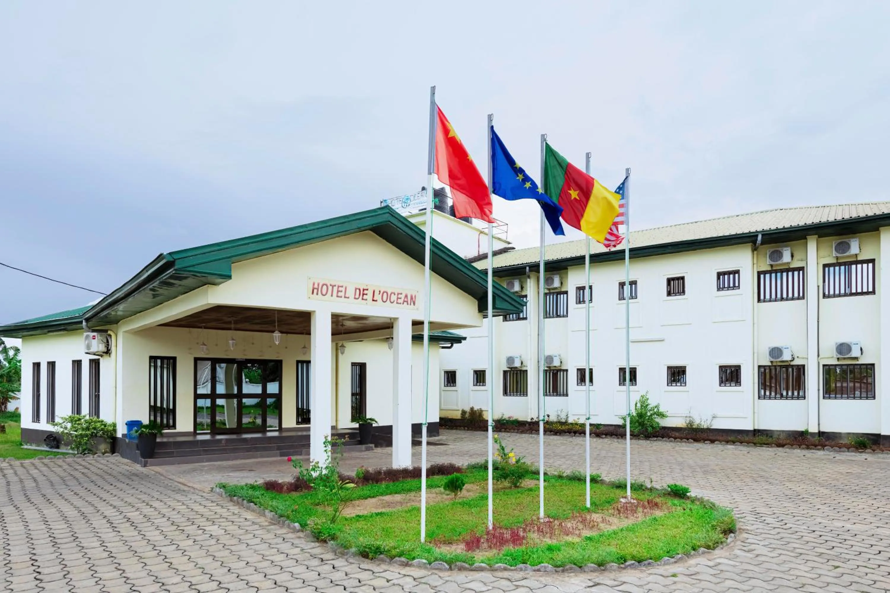 Property building in HOTEL DE L'OCEAN KRIBI