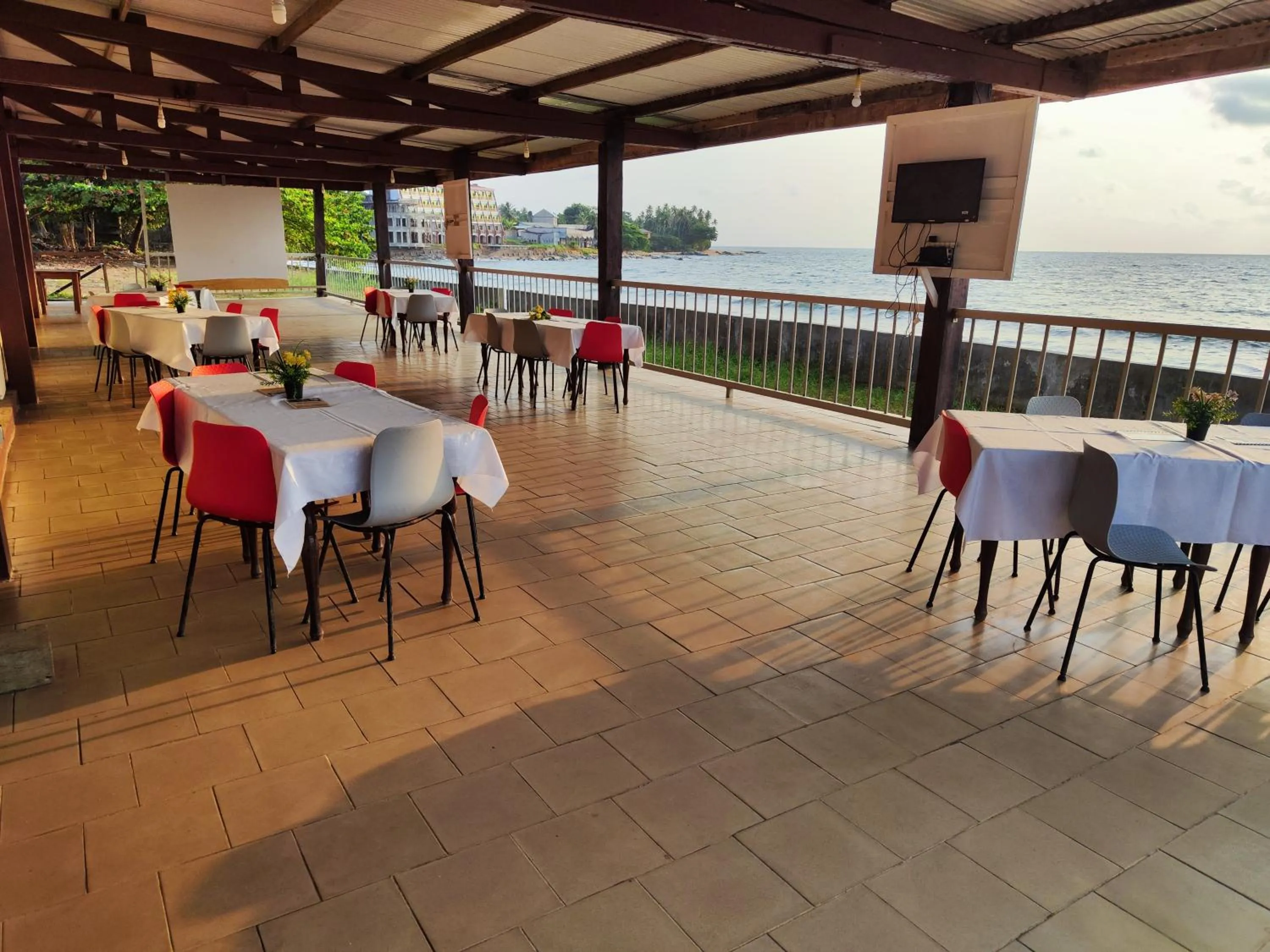 Restaurant/places to eat in HOTEL DE L'OCEAN KRIBI