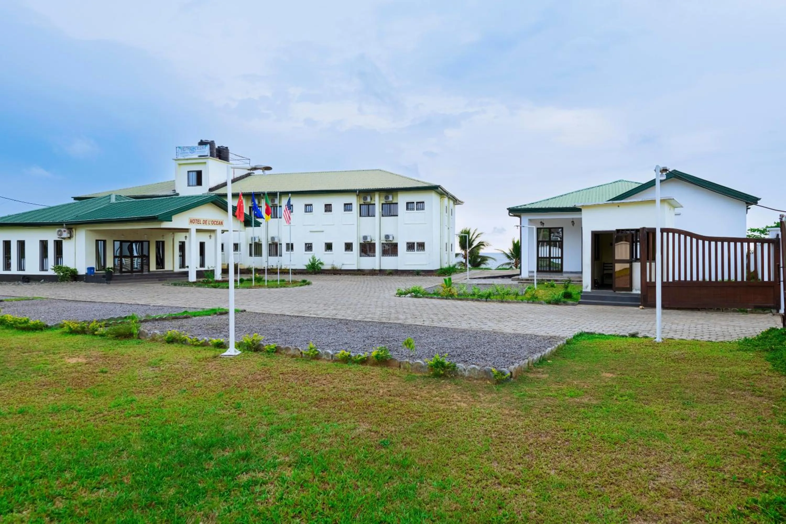Property building in HOTEL DE L'OCEAN KRIBI