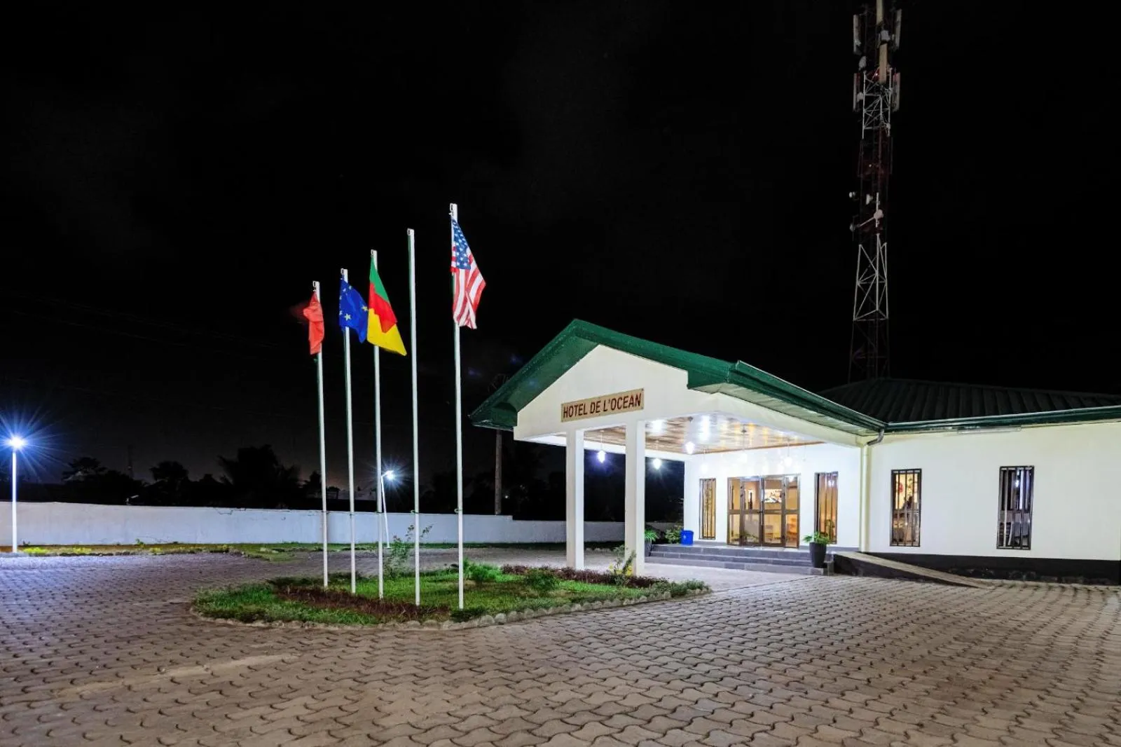 Property building in HOTEL DE L'OCEAN KRIBI