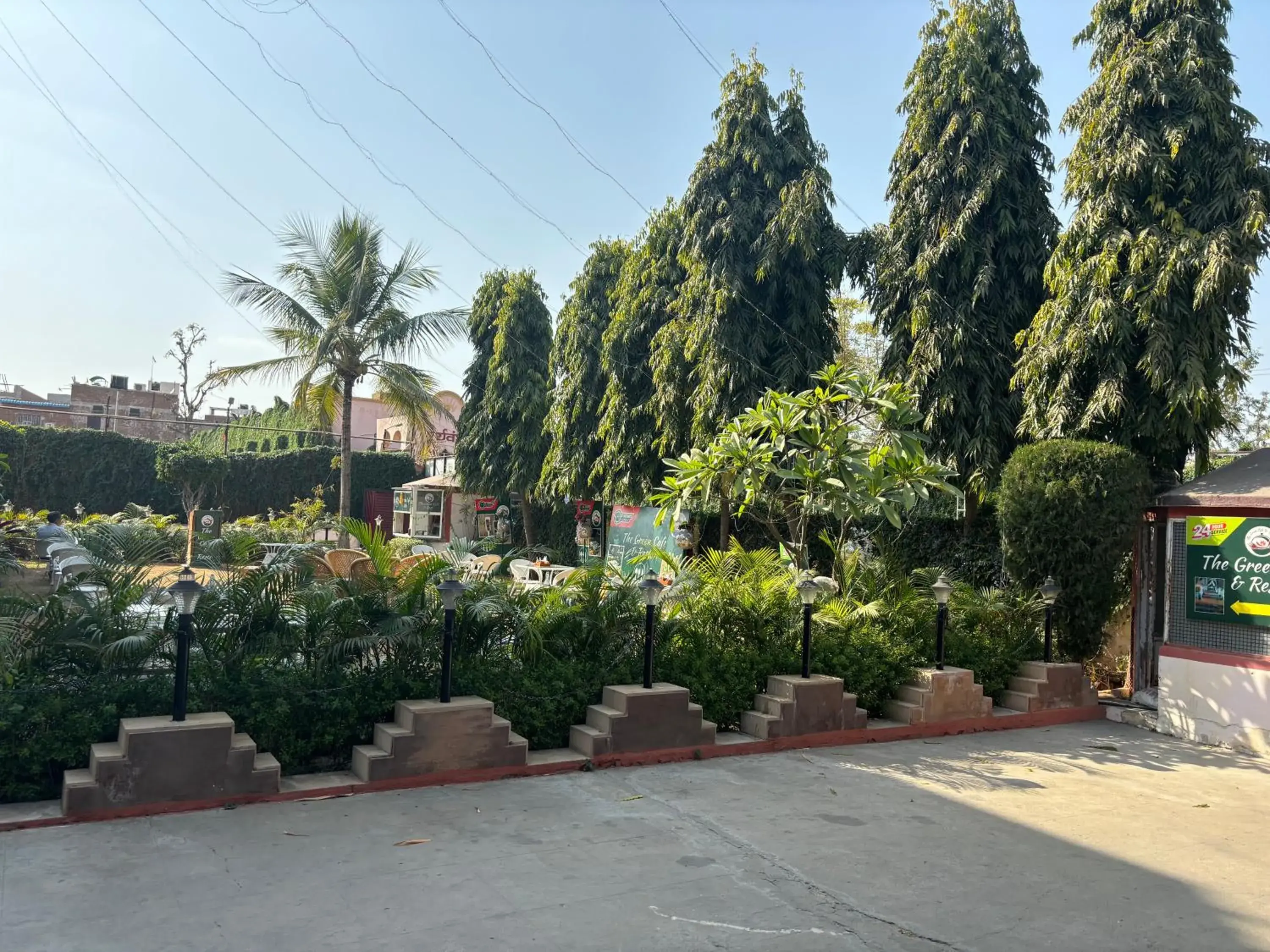 Restaurant/places to eat in Hotel Maya international Restaurant/places to eat in Hotel Maya international