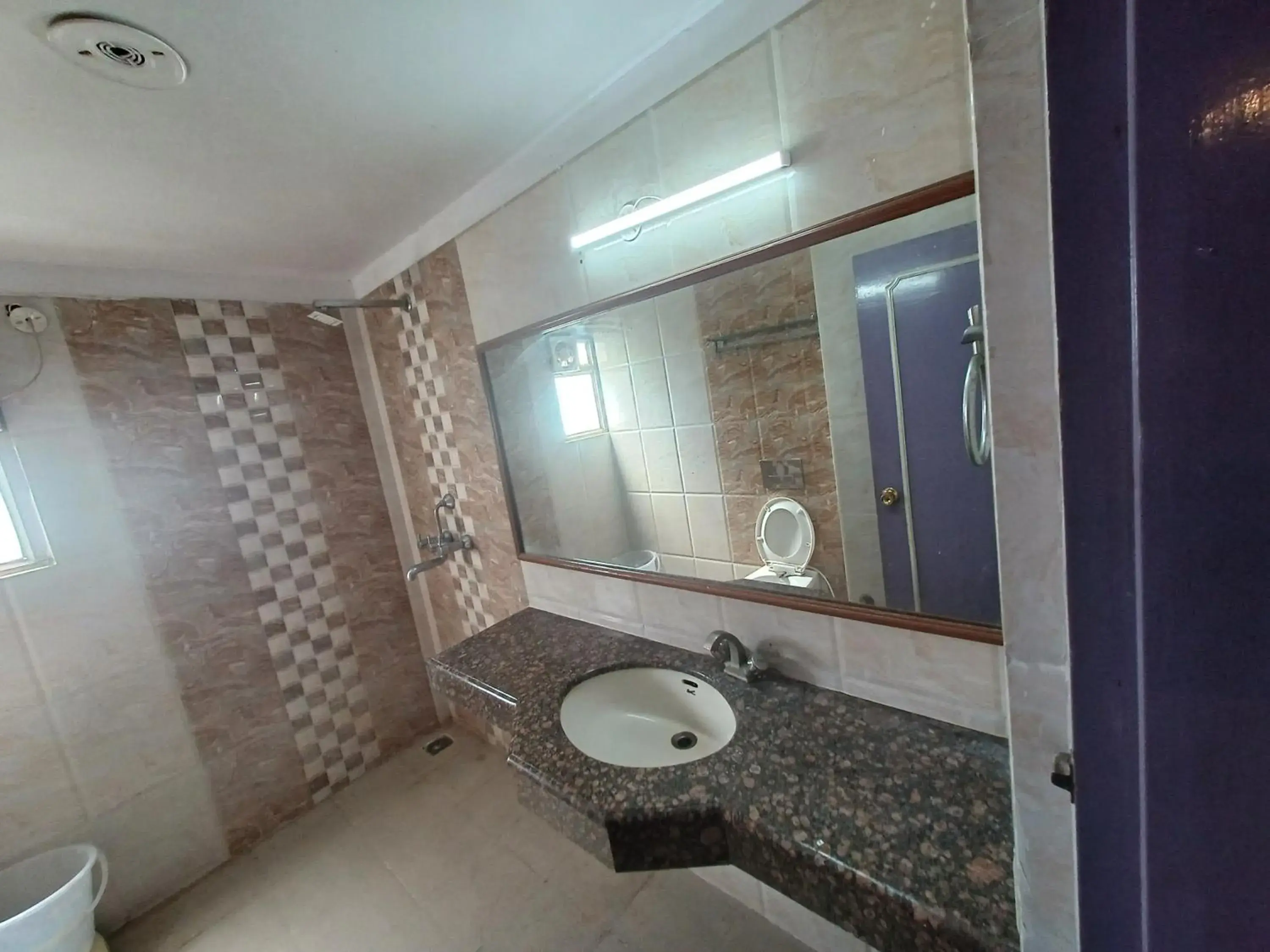 Bathroom in Hotel Maya international Bathroom in Hotel Maya international