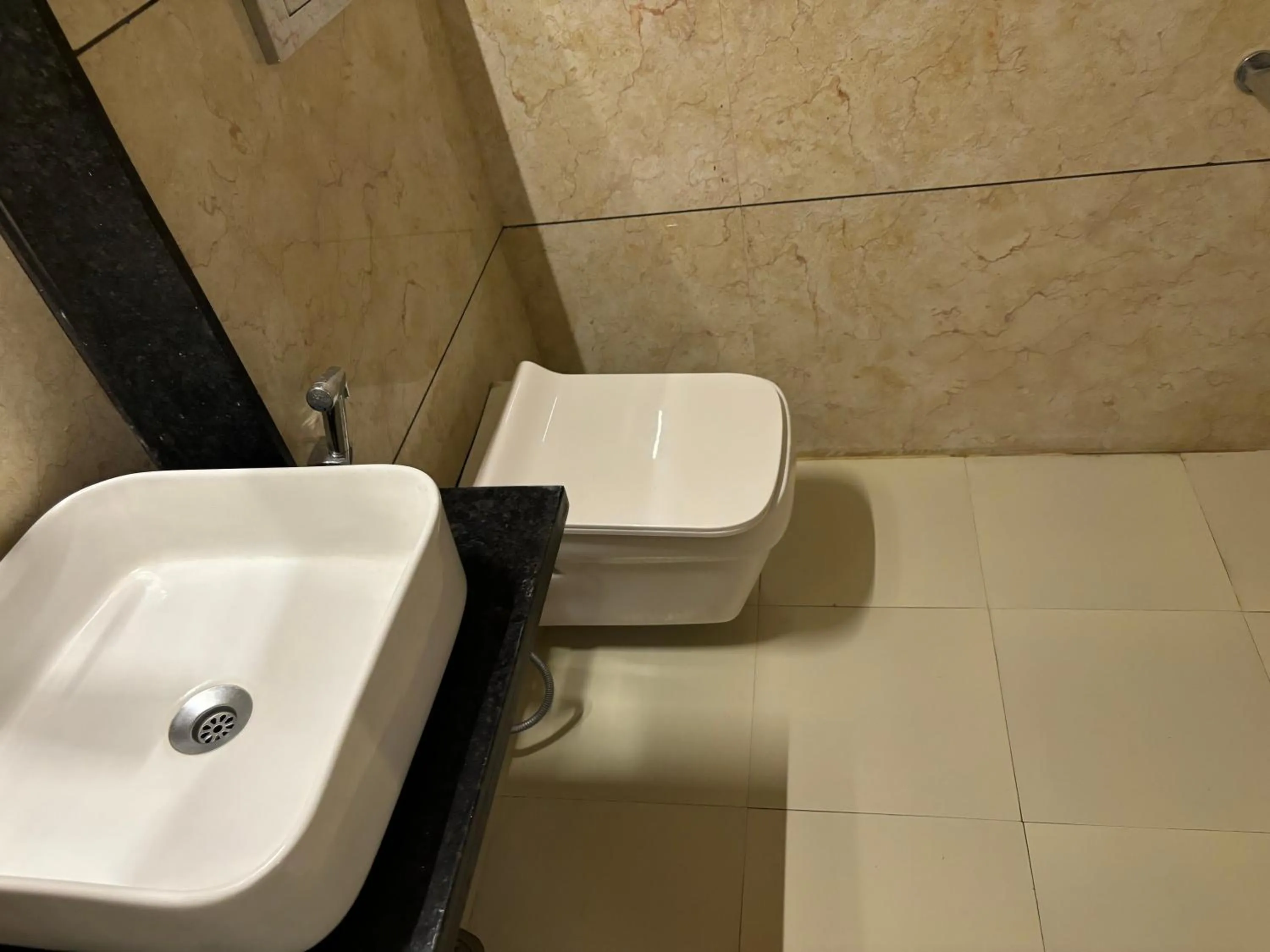 Bathroom in Hotel Maya international