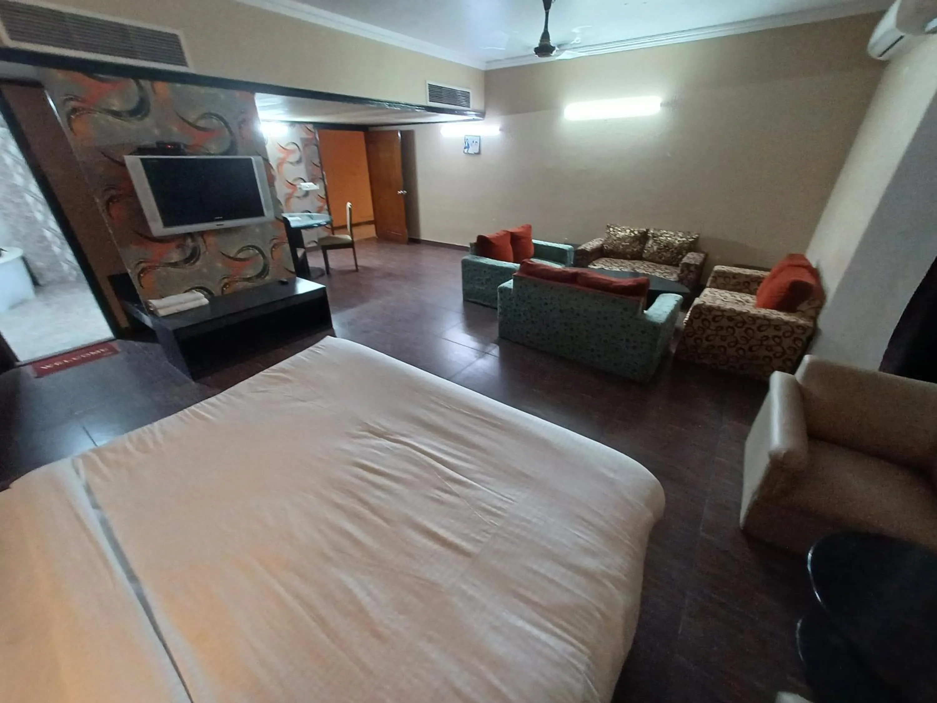 Photo of the whole room, Bed in Hotel Maya international