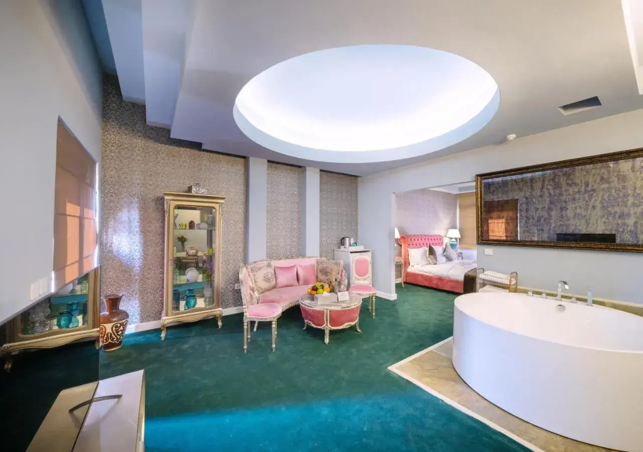 Living room in Phoenicia Comfort Hotel Living room in Phoenicia Comfort Hotel