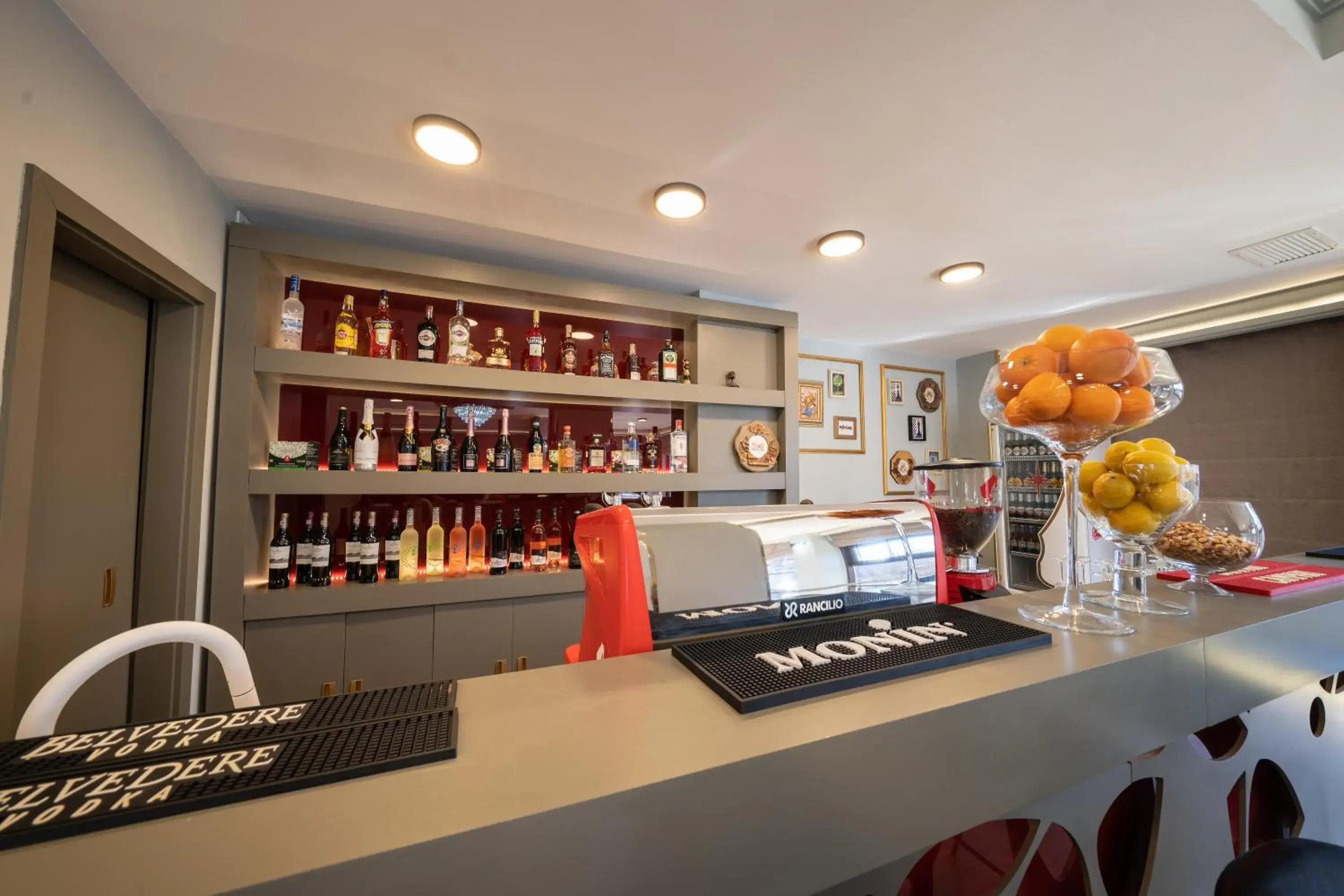 Lounge or bar in Phoenicia Comfort Hotel Lounge or bar in Phoenicia Comfort Hotel