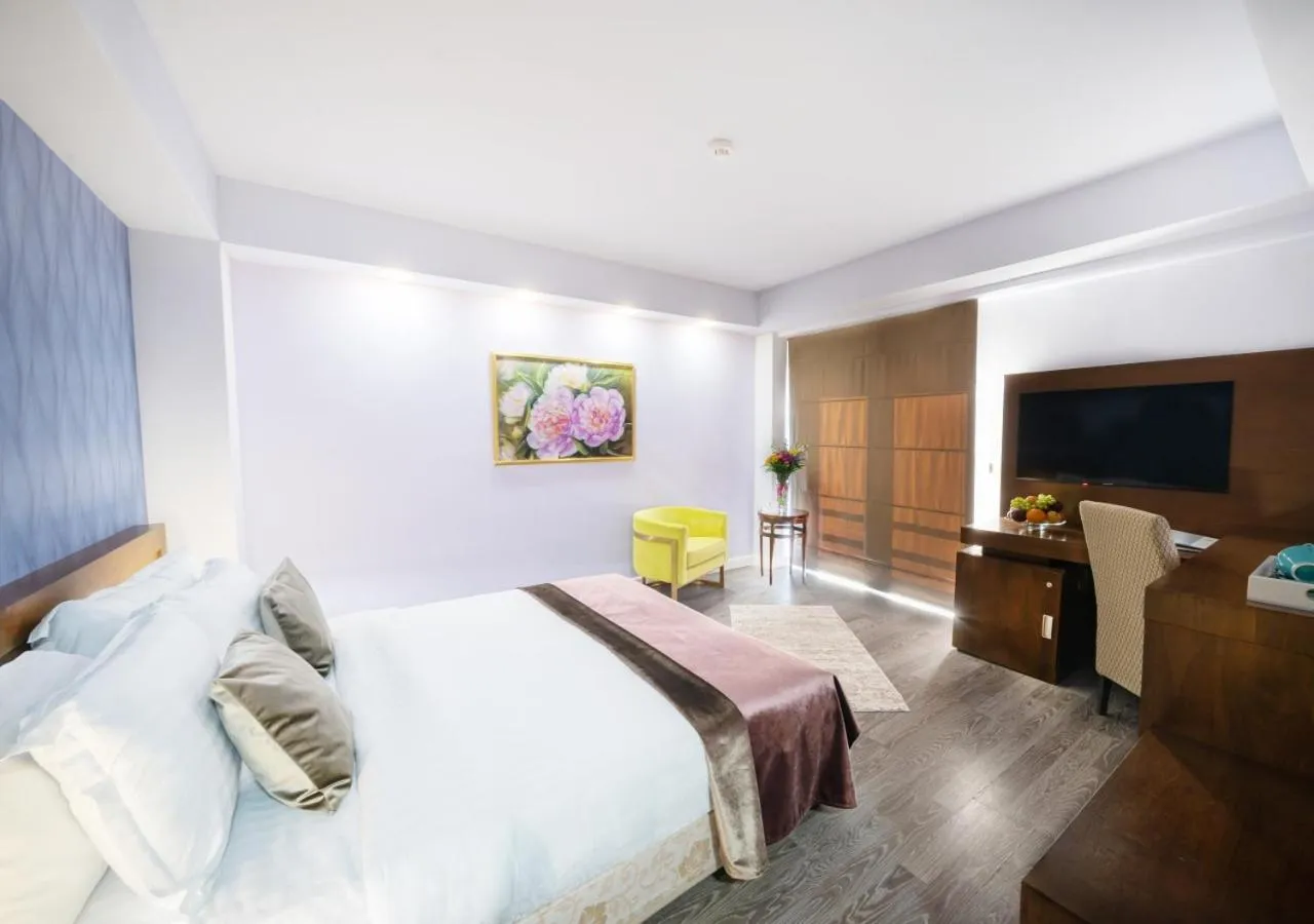 Bed in Phoenicia Comfort Hotel